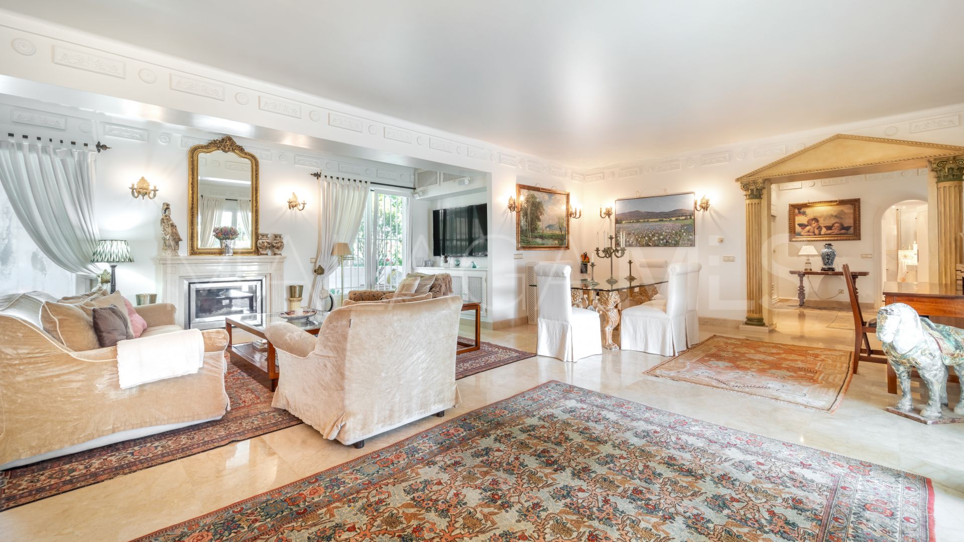 Villa for sale in Guadalmina Alta