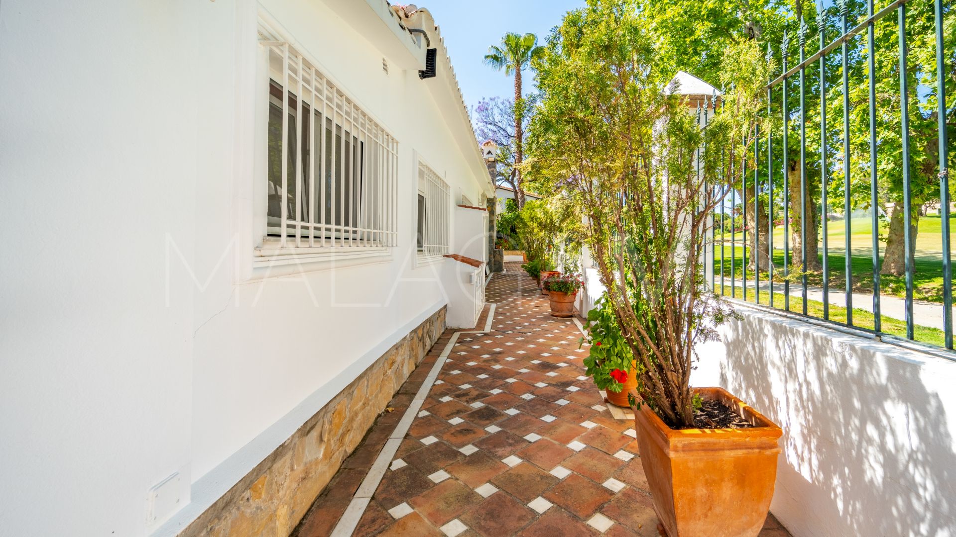 Villa for sale in Guadalmina Alta