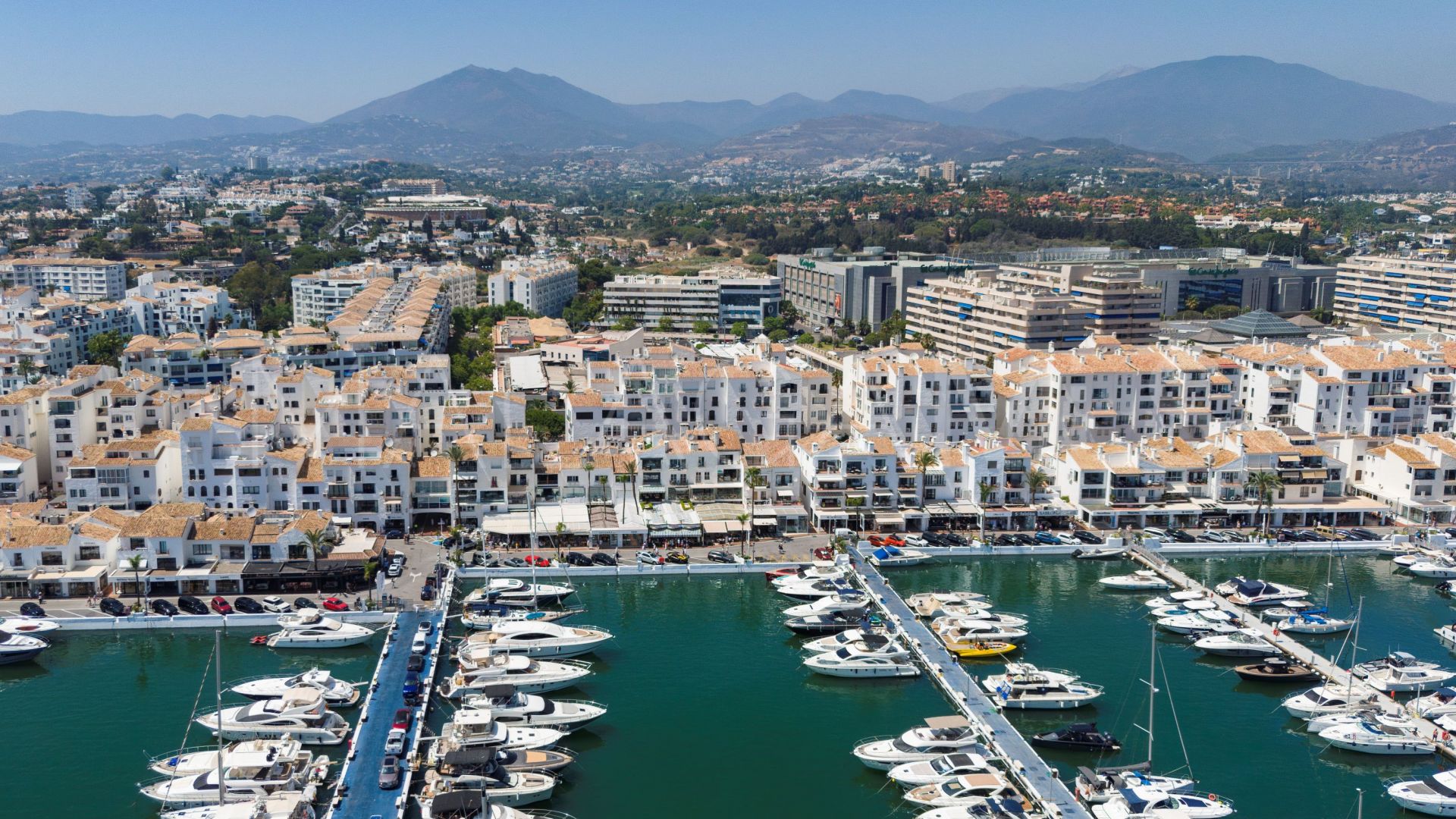 Lägenhet for sale in Marbella - Puerto Banus