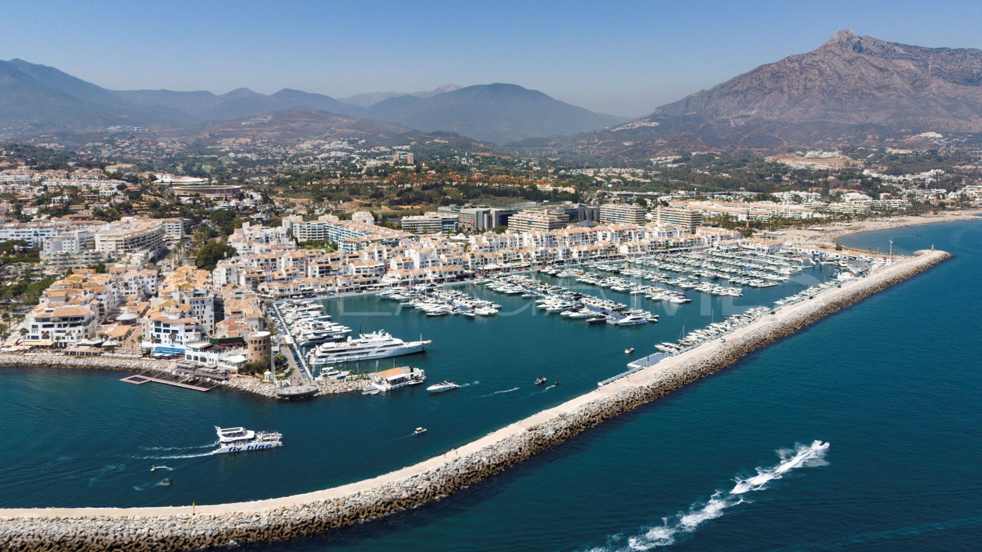 Lägenhet for sale in Marbella - Puerto Banus