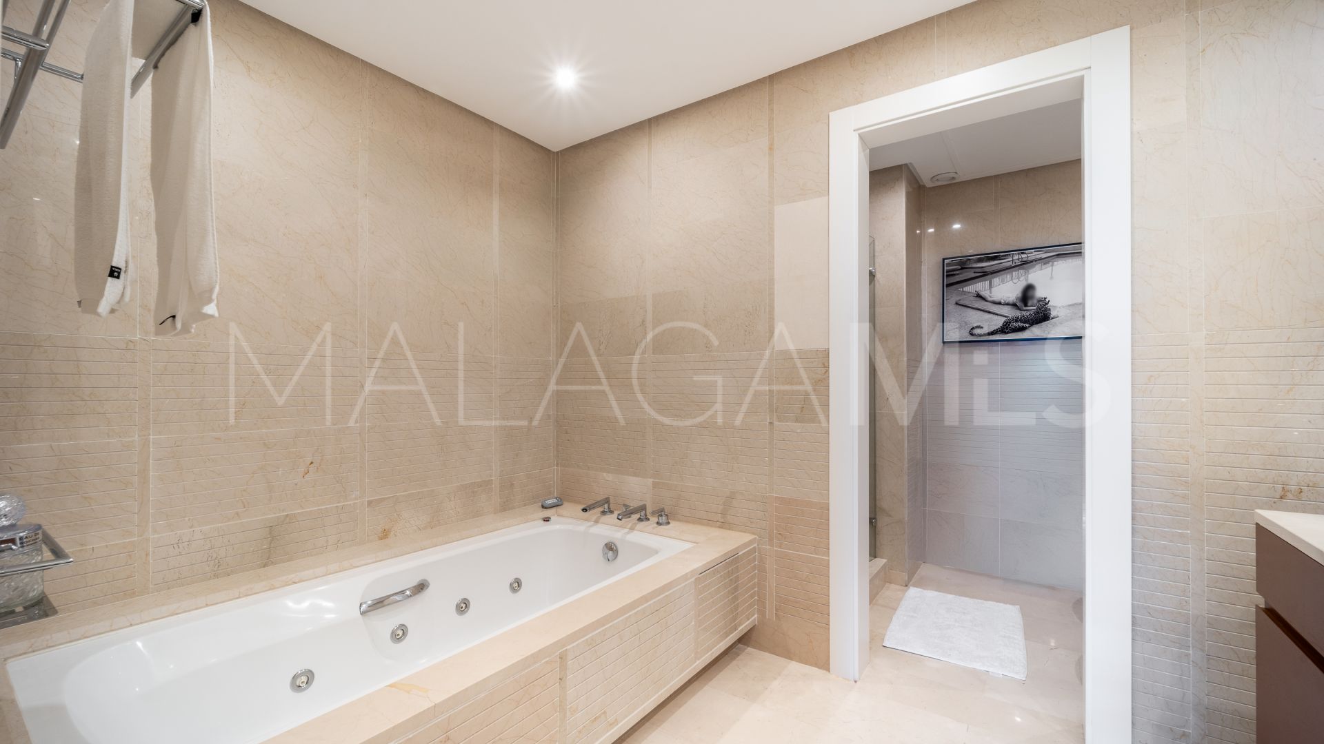 2 bedrooms Mansion Club apartment for sale