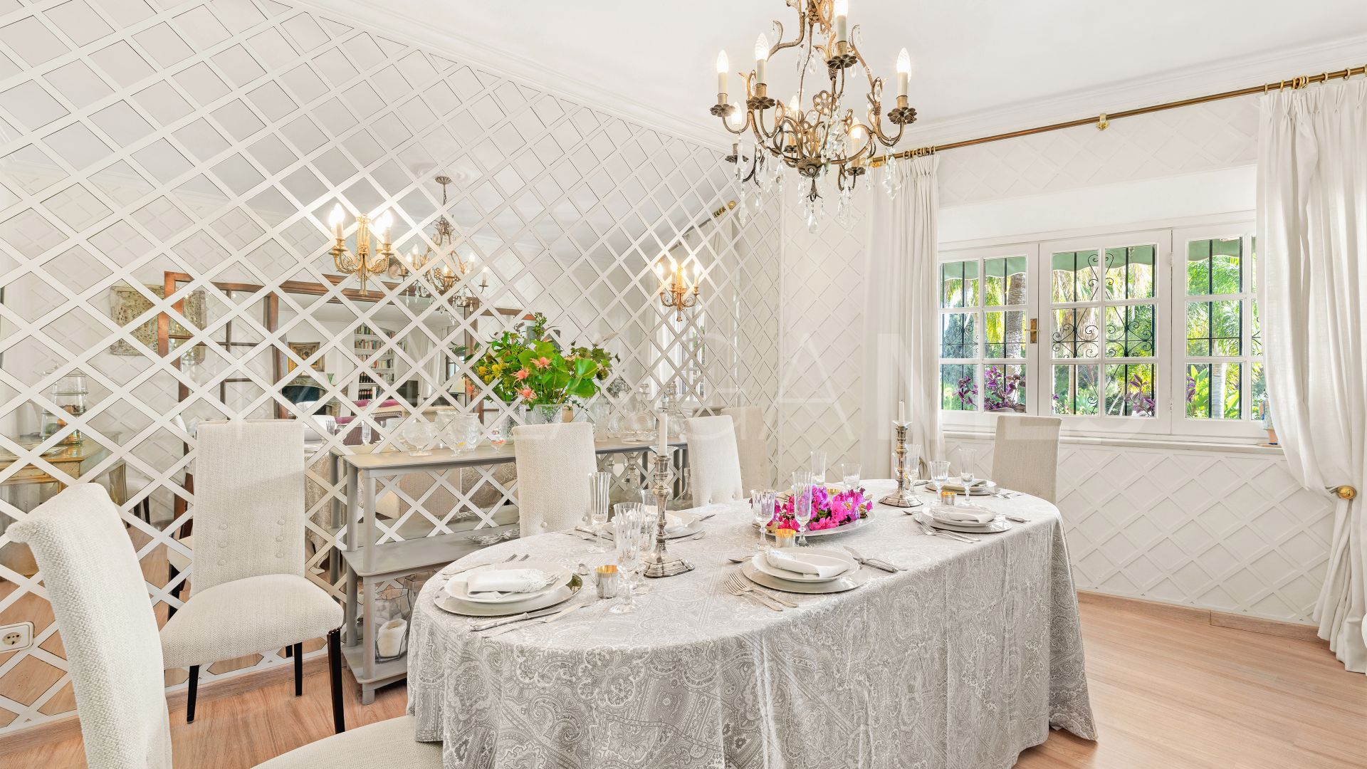 Villa for sale in Marbella Golden Mile