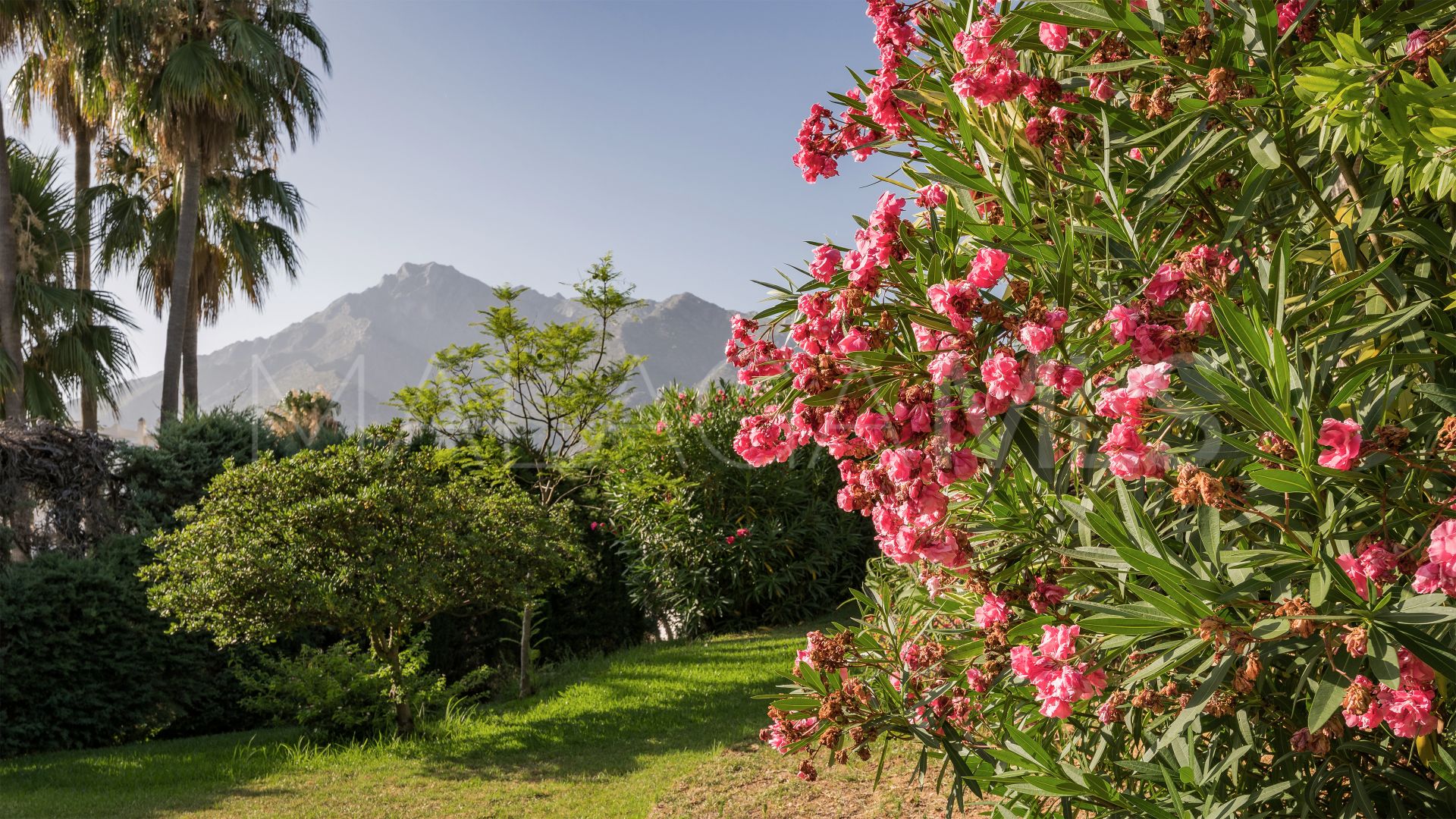 Villa for sale in Marbella Golden Mile