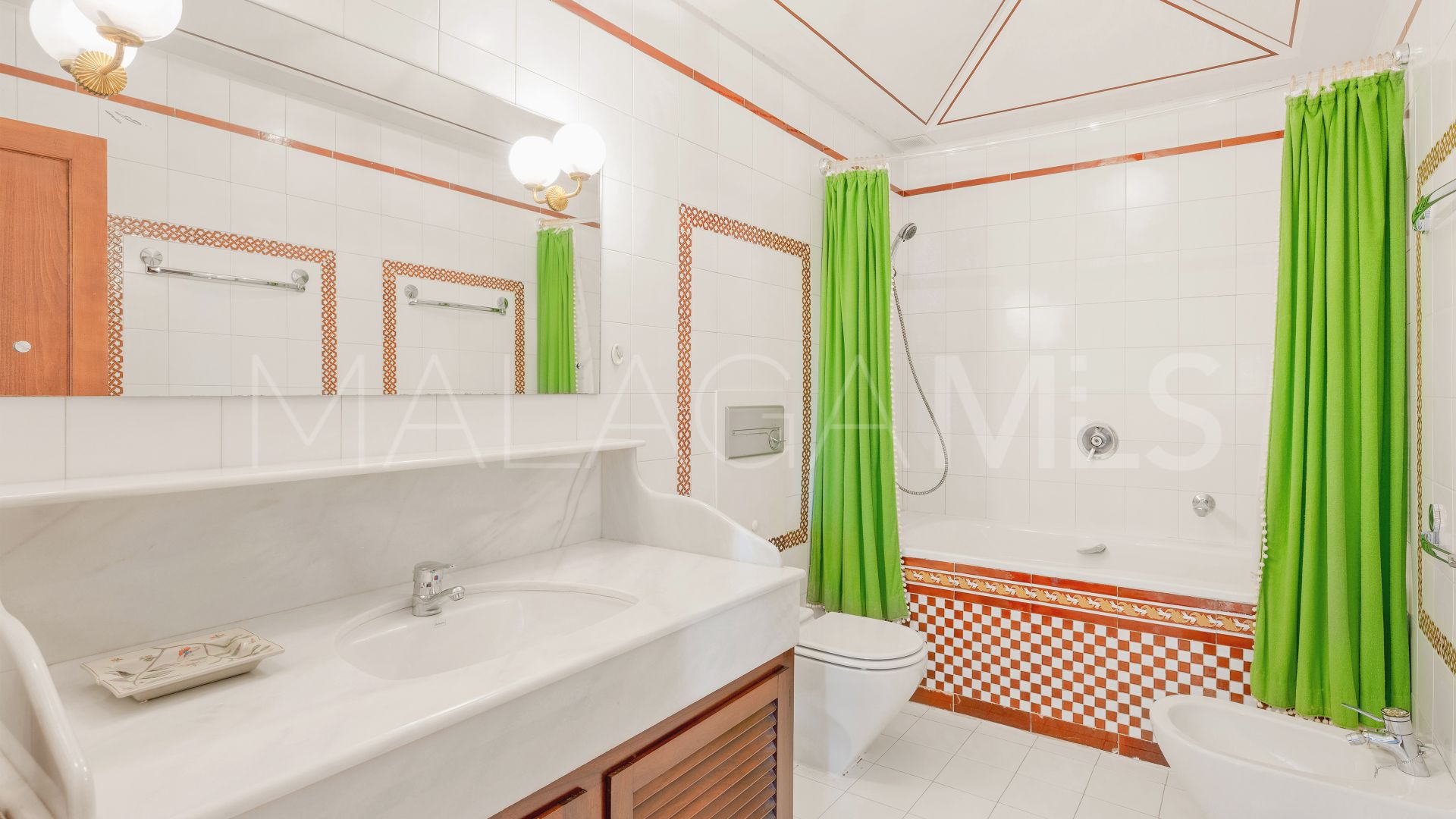 Villa for sale in Marbella Golden Mile