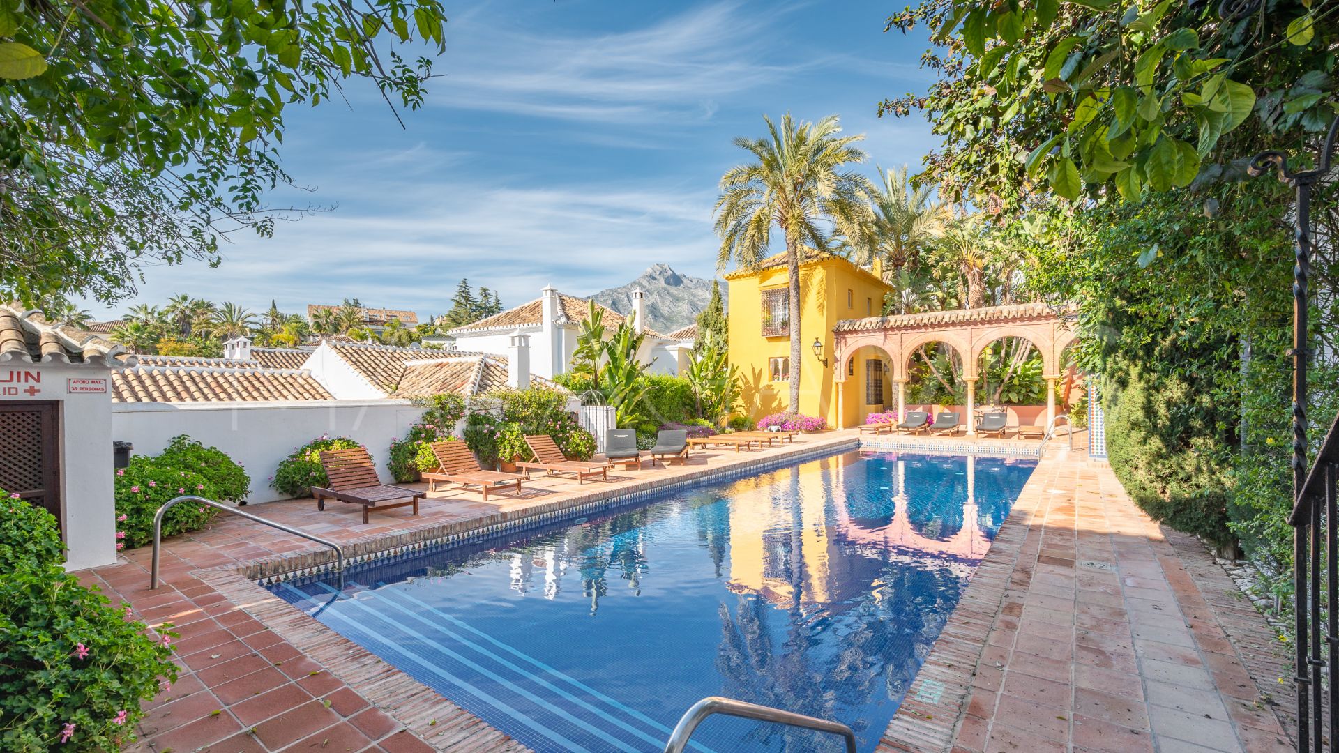 For sale 3 bedrooms semi detached house in Lomas Pueblo