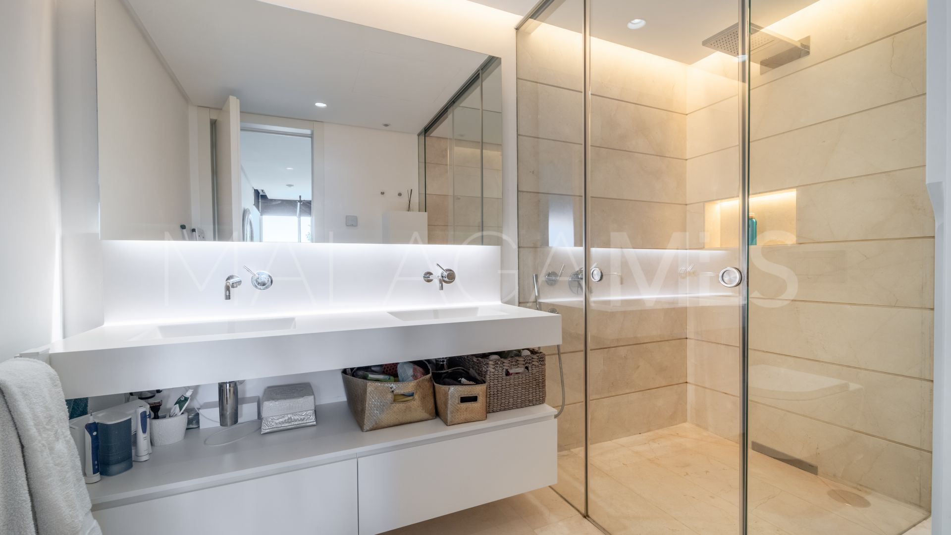 For sale ground floor apartment in Palo Alto with 3 bedrooms