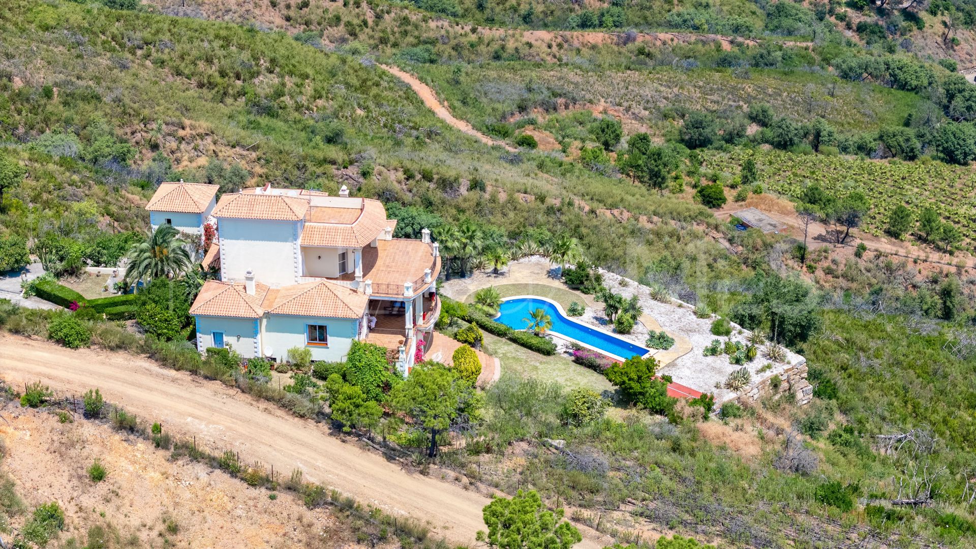 Se vende villa de 7 bedrooms in Altos de Estepona