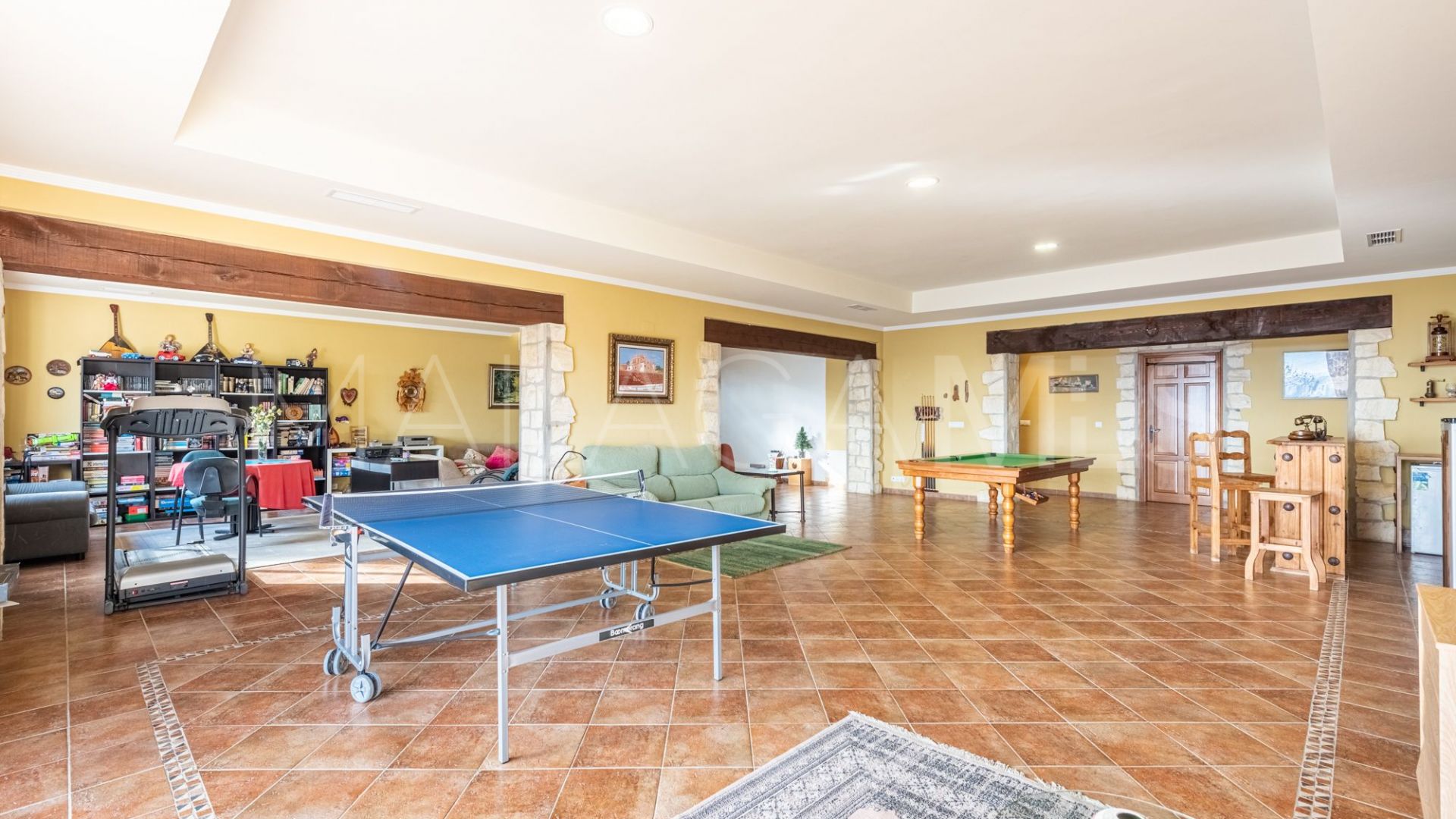 Se vende villa de 7 bedrooms in Altos de Estepona