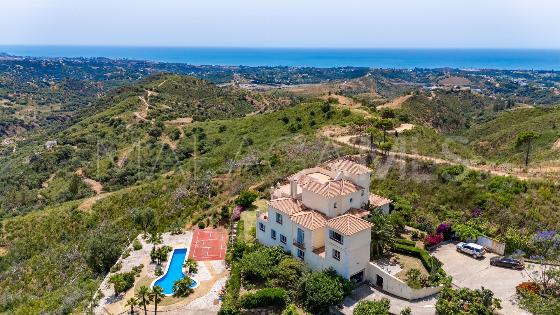 Se vende villa de 7 bedrooms in Altos de Estepona