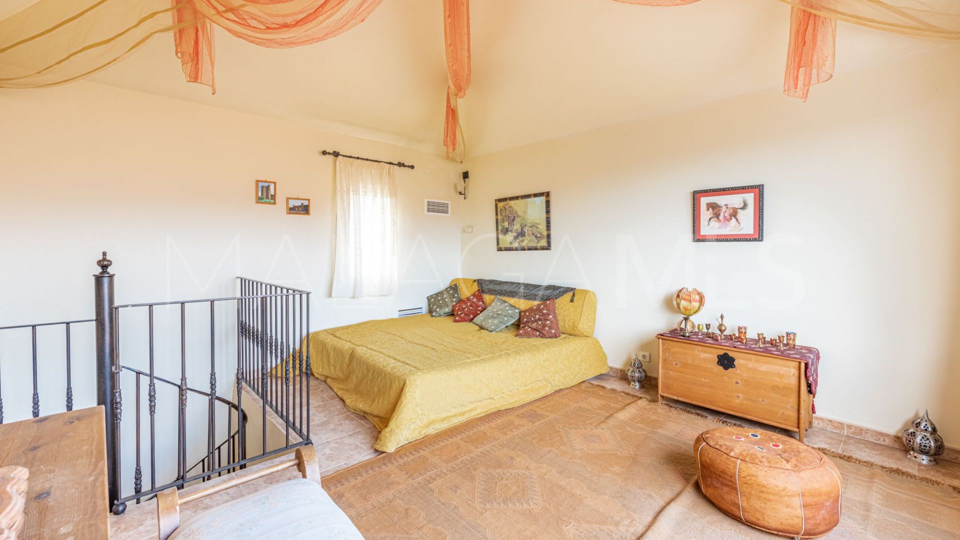 Se vende villa de 7 bedrooms in Altos de Estepona