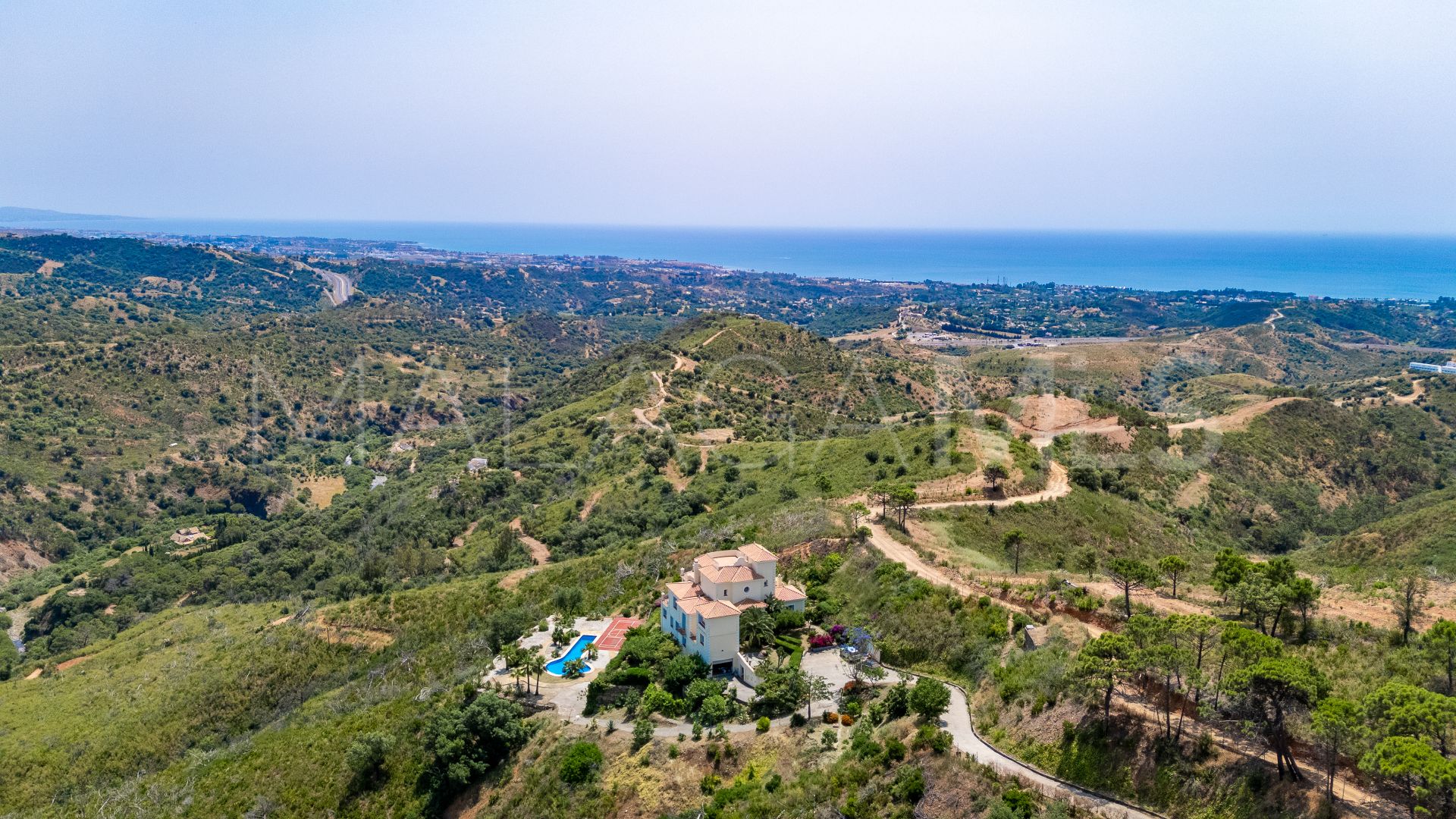 Se vende villa de 7 bedrooms in Altos de Estepona