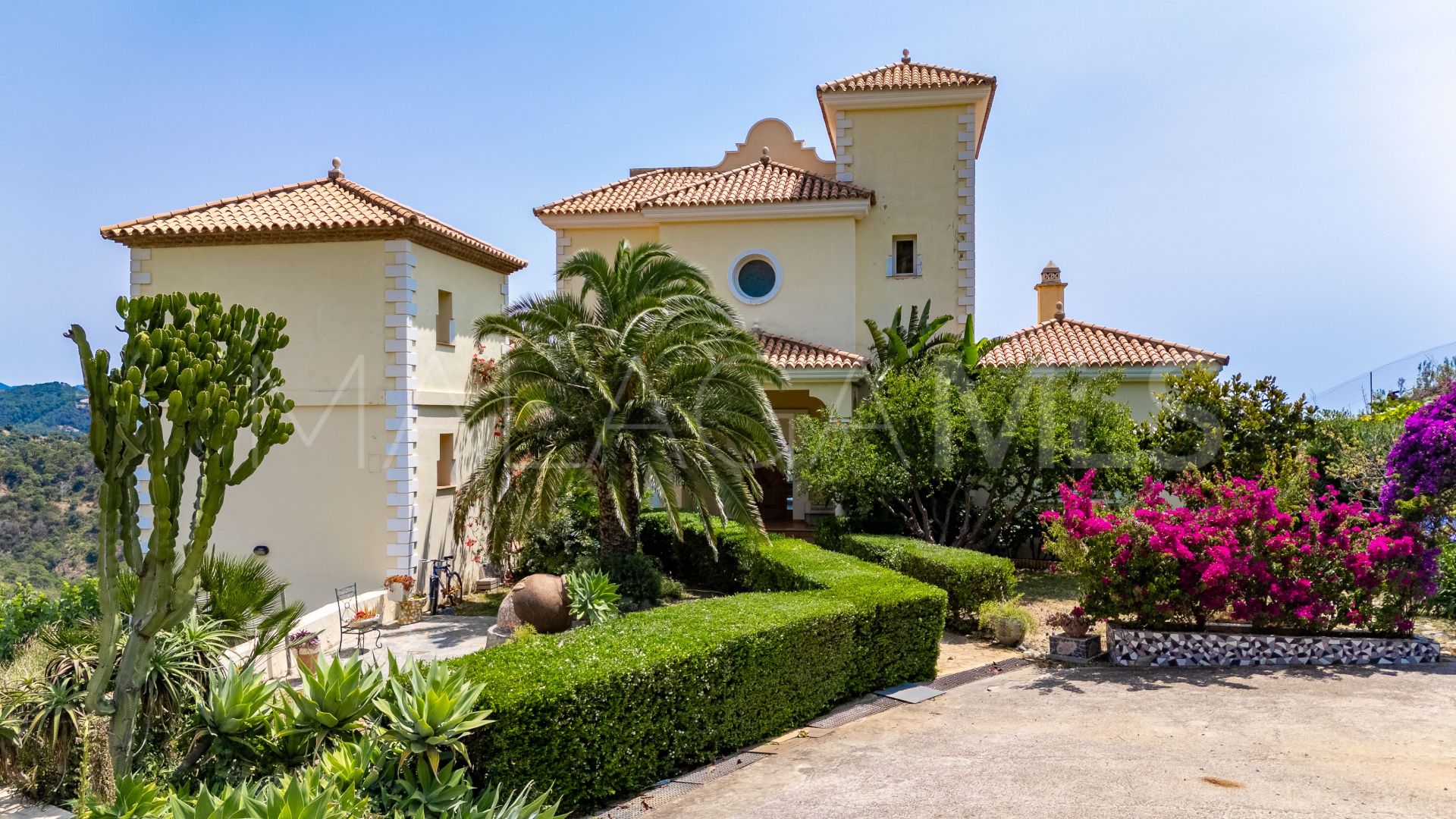 Se vende villa de 7 bedrooms in Altos de Estepona