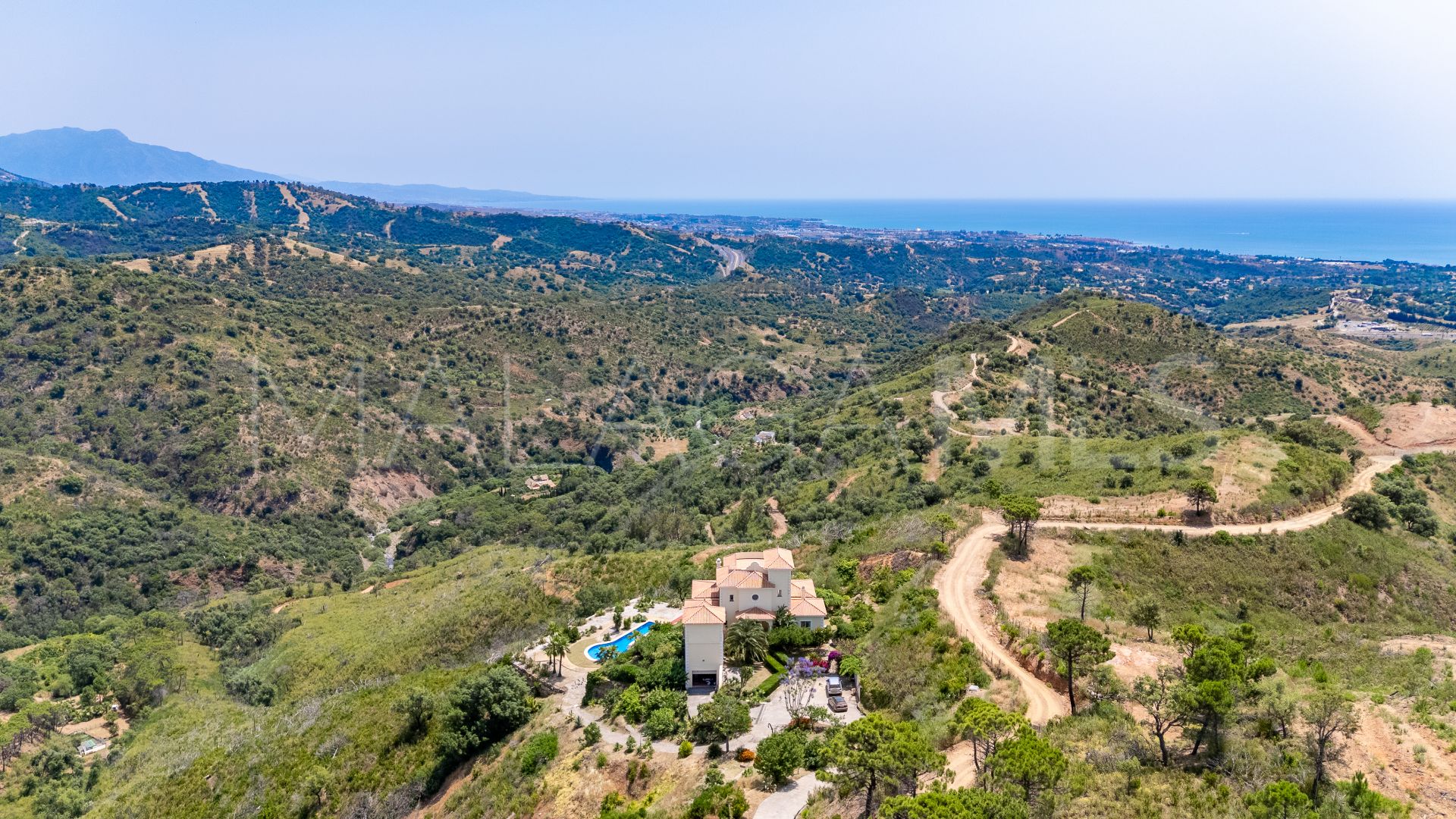 Se vende villa de 7 bedrooms in Altos de Estepona