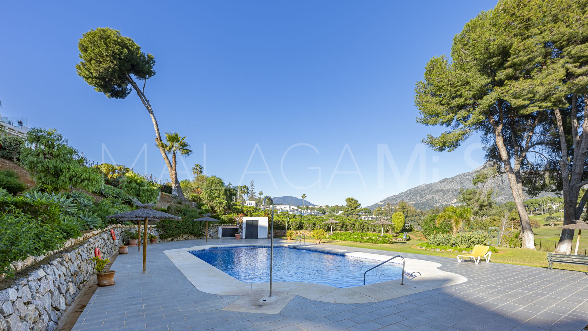 Maison de ville for sale in Nueva Andalucia