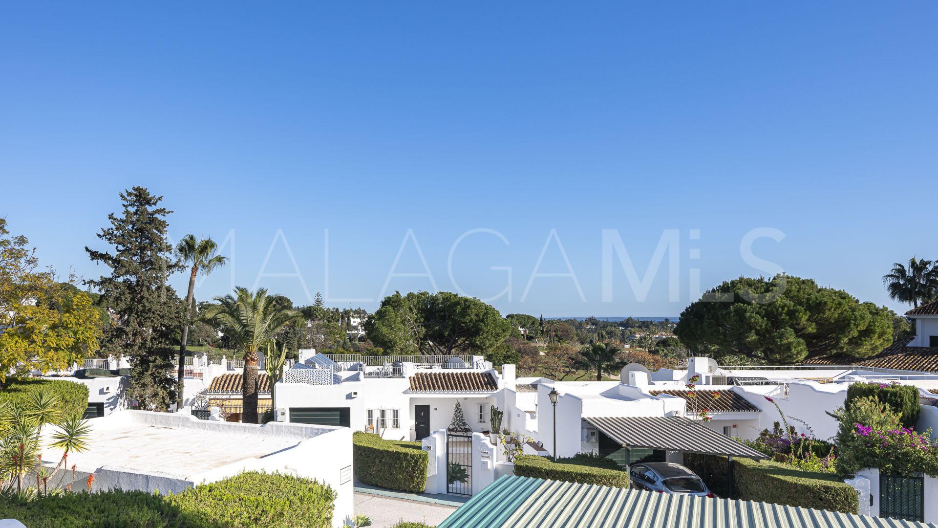 Buy town house with 3 bedrooms in Nueva Andalucia