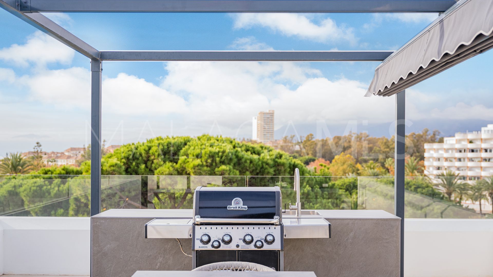 6 bedrooms villa in Marbesa for sale