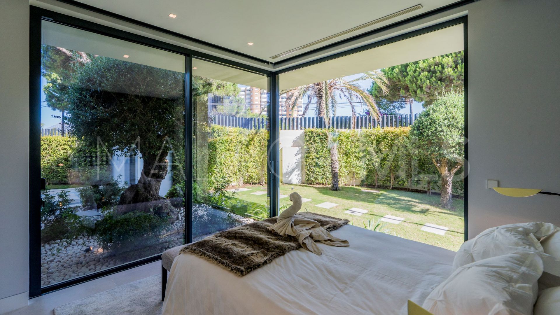 6 bedrooms villa in Marbesa for sale