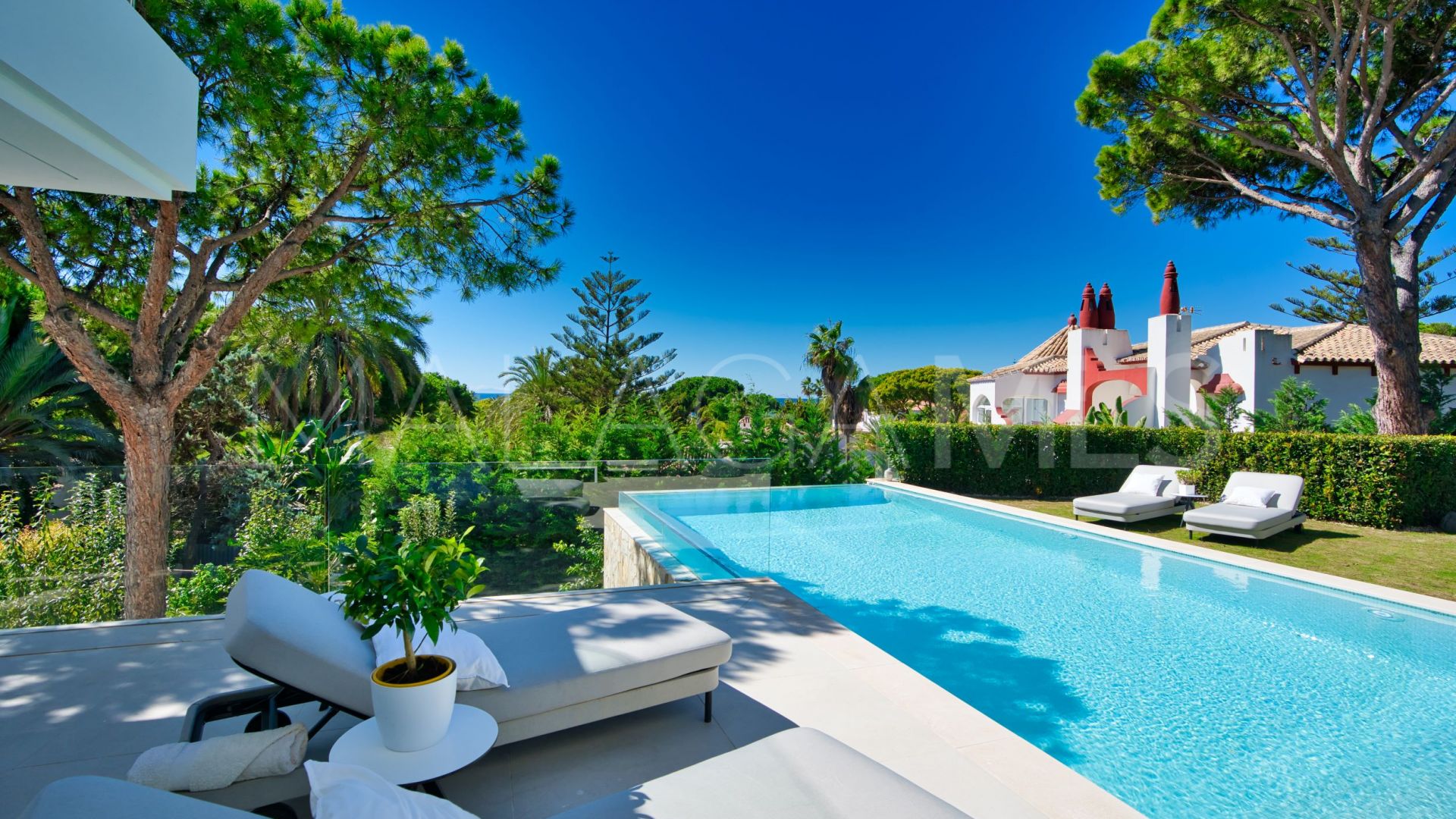 6 bedrooms villa in Marbesa for sale