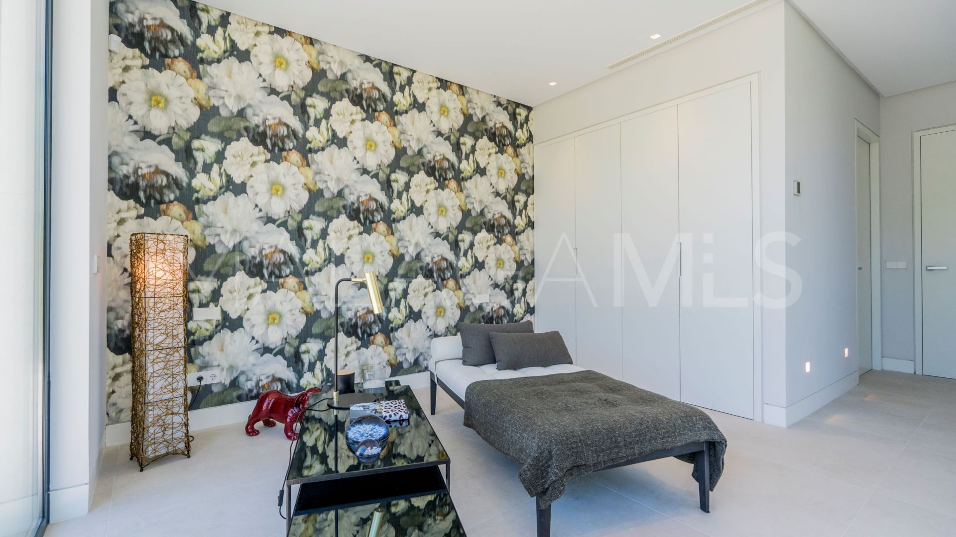 6 bedrooms villa in Marbesa for sale