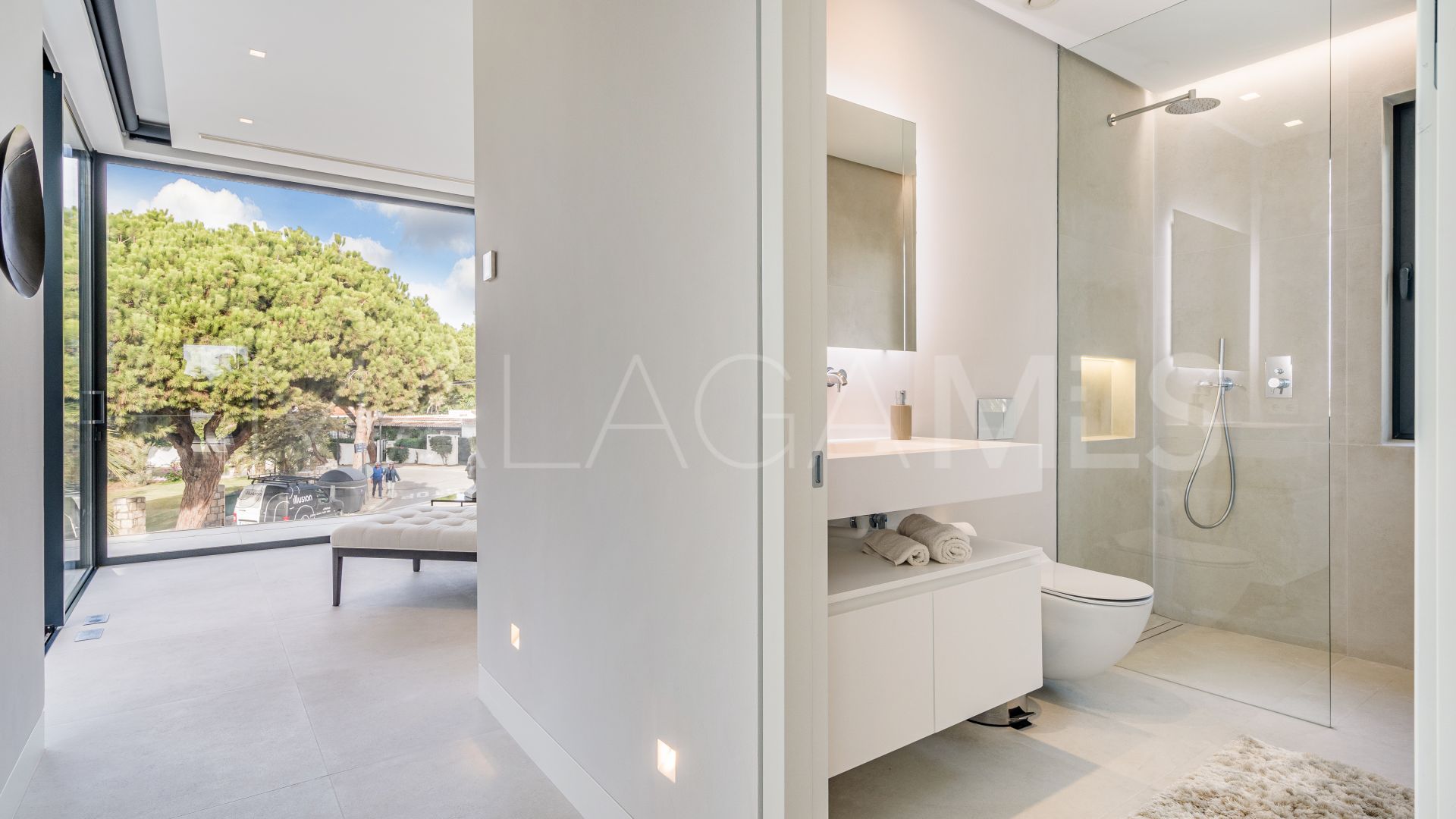 6 bedrooms villa in Marbesa for sale