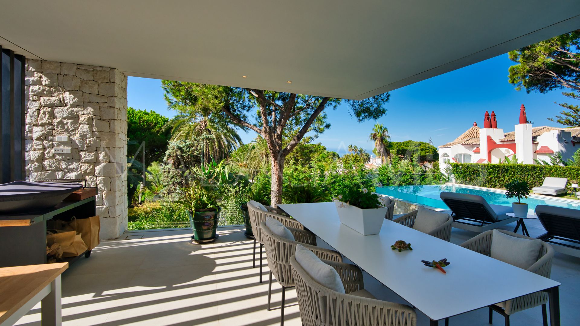 6 bedrooms villa in Marbesa for sale