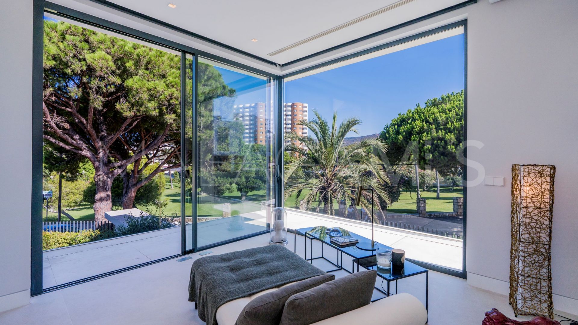 6 bedrooms villa in Marbesa for sale