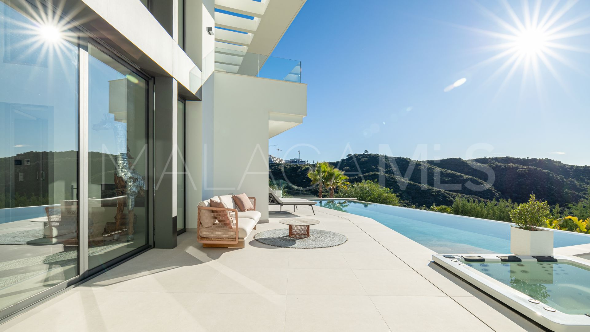 Villa for sale in Lomas de La Quinta