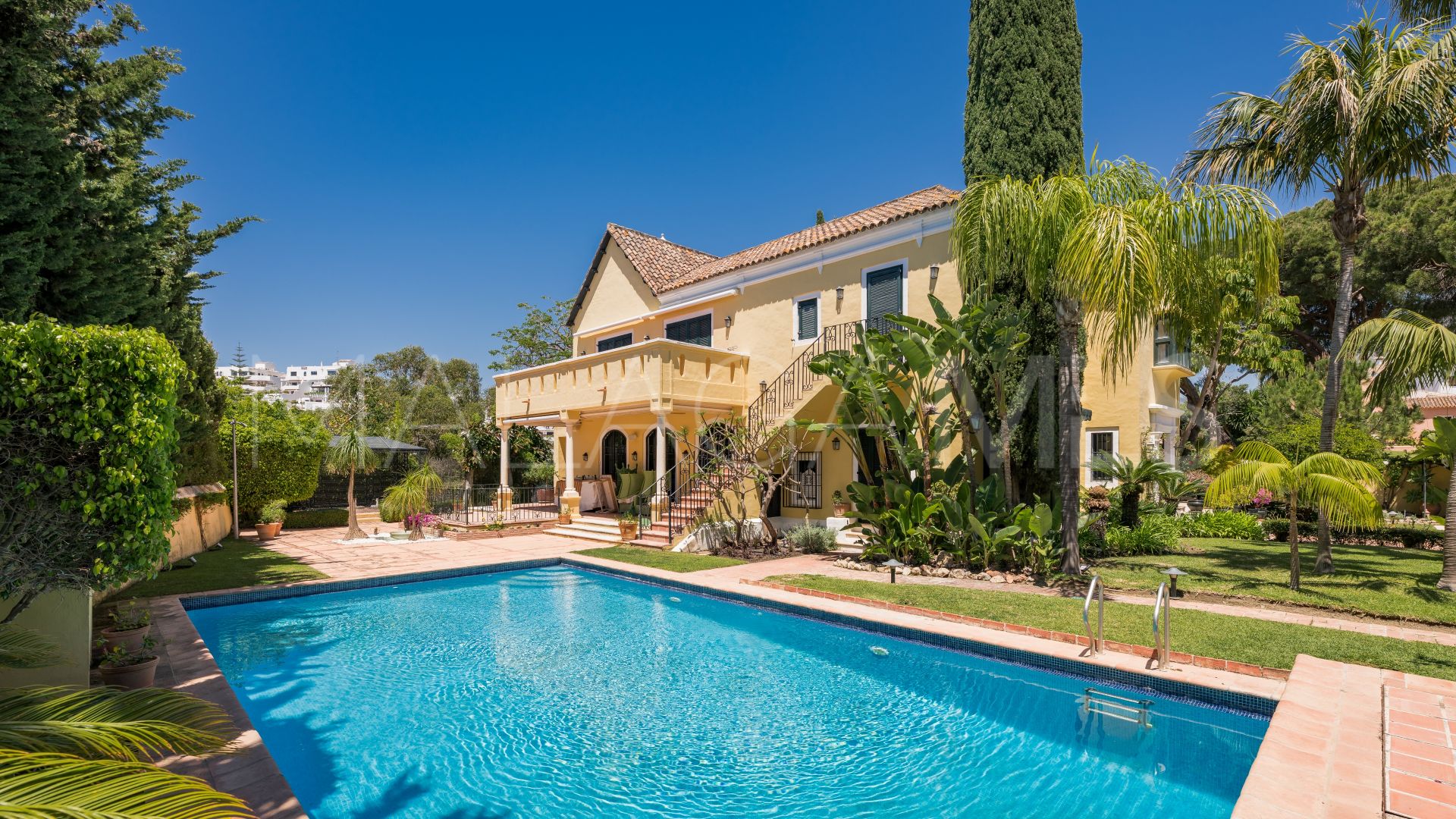 Villa for sale in Las Lomas del Marbella Club