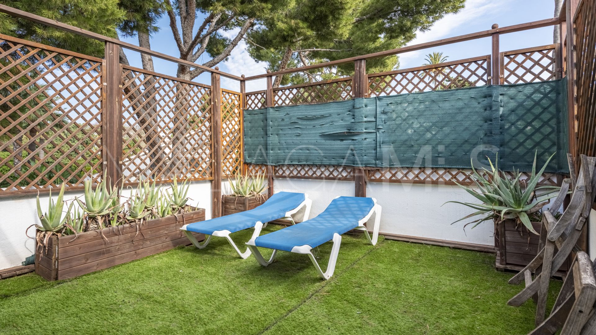 Buy villa pareada in Nueva Andalucia