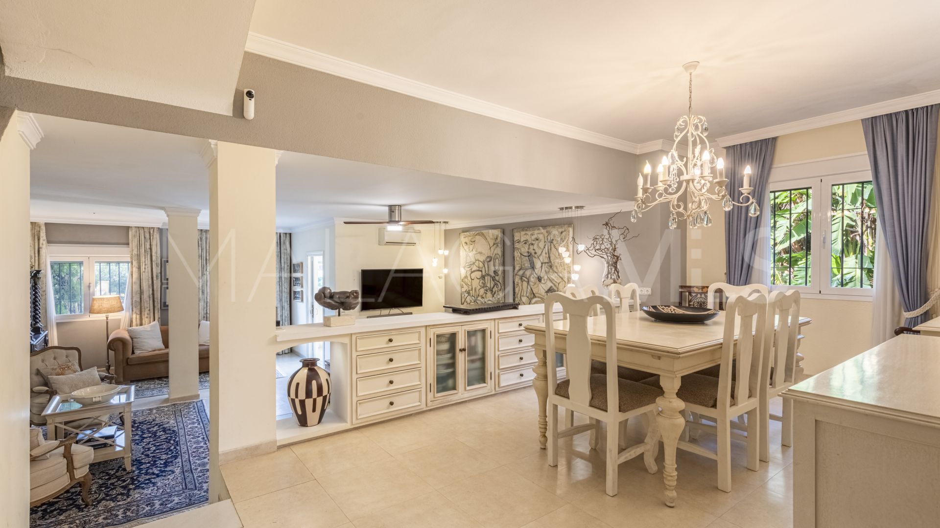 Buy villa pareada in Nueva Andalucia