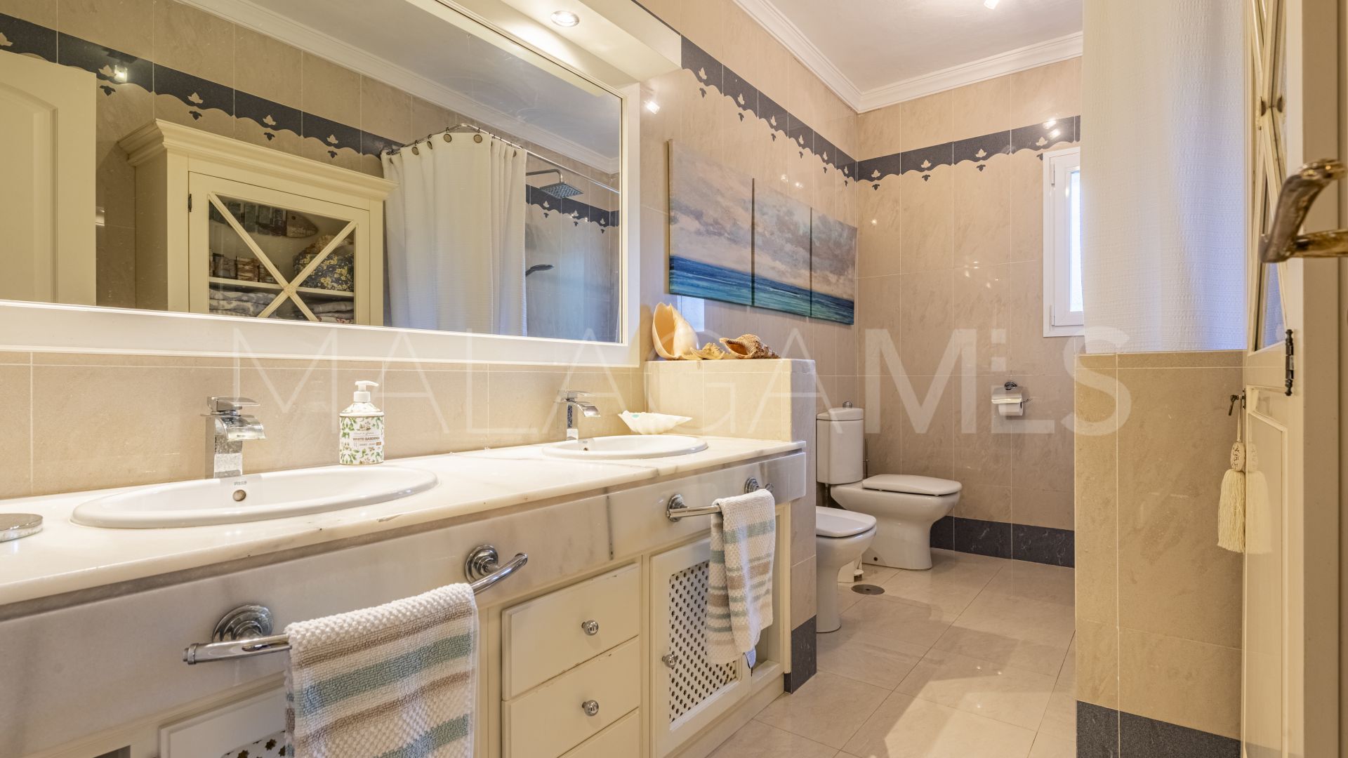 Buy villa pareada in Nueva Andalucia