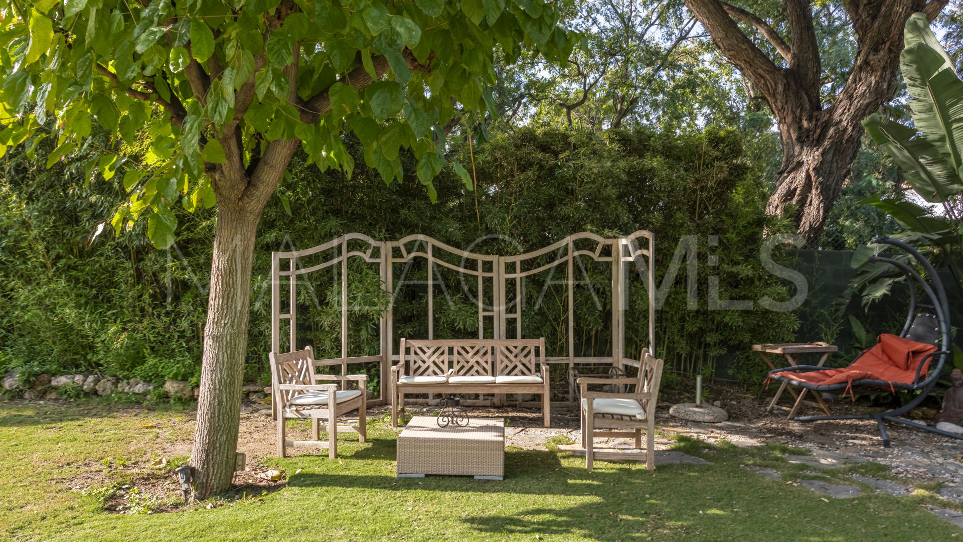Buy villa pareada in Nueva Andalucia