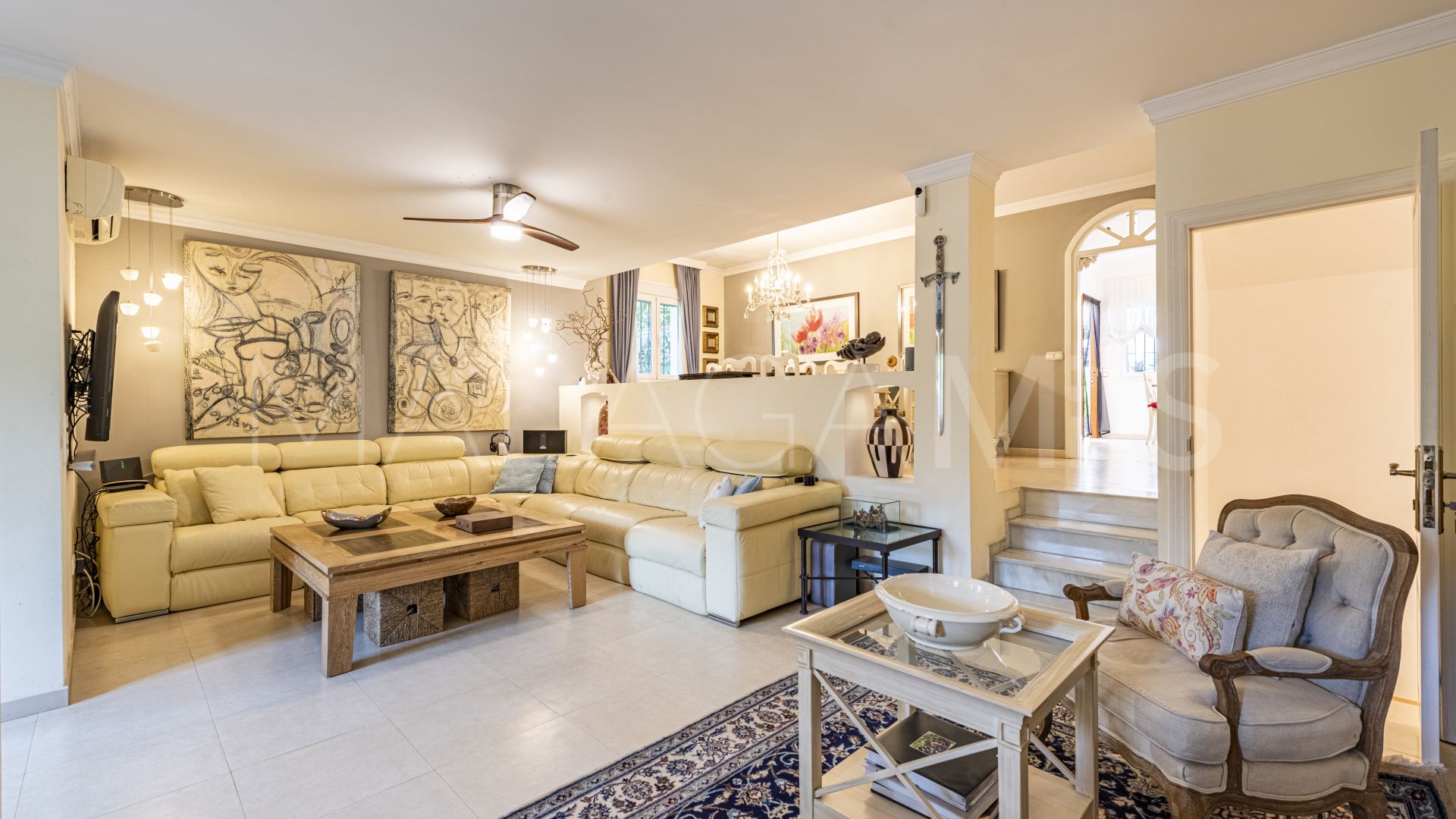 Buy villa pareada in Nueva Andalucia