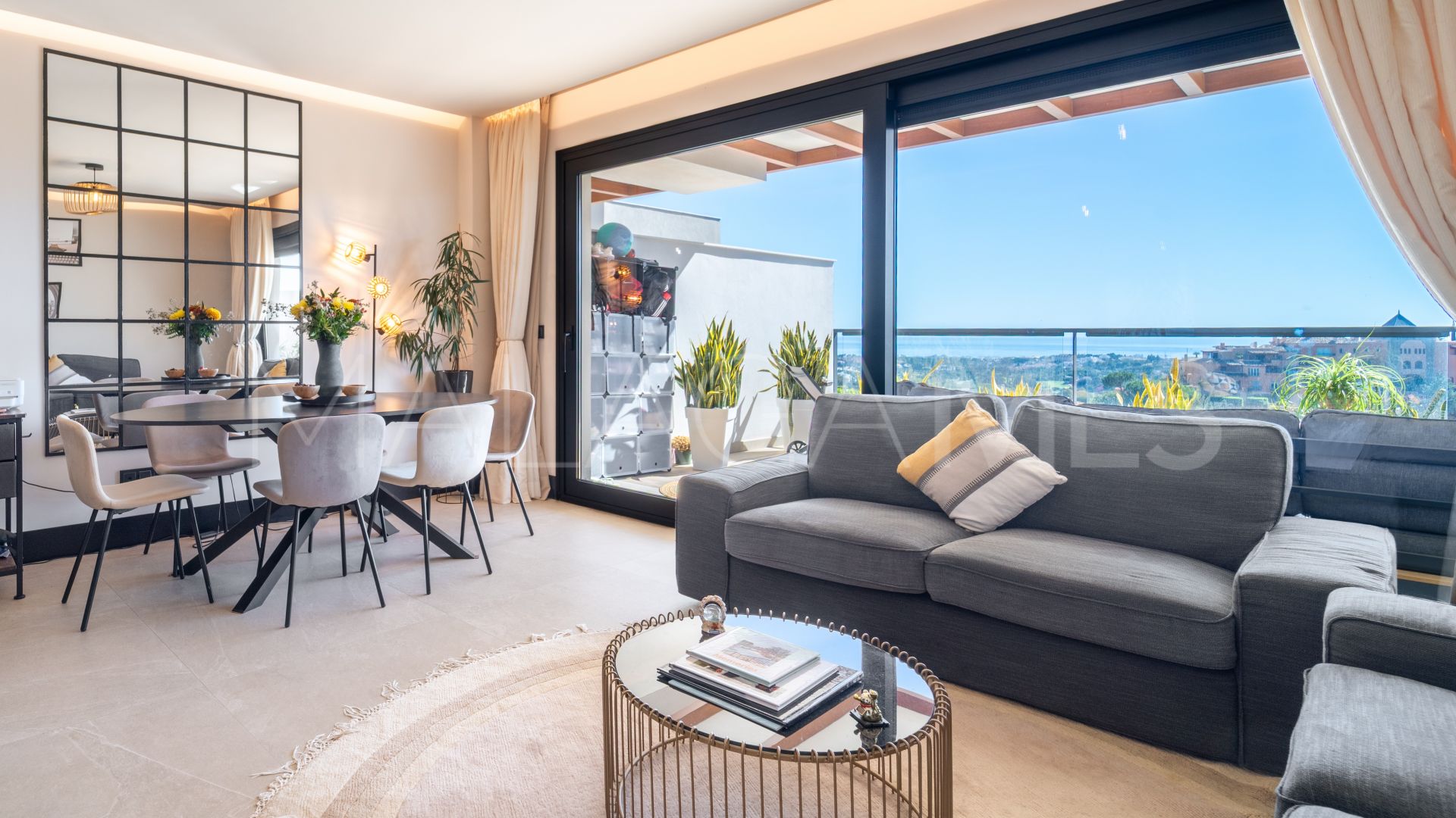 Lägenhet for sale in Marbella Lake