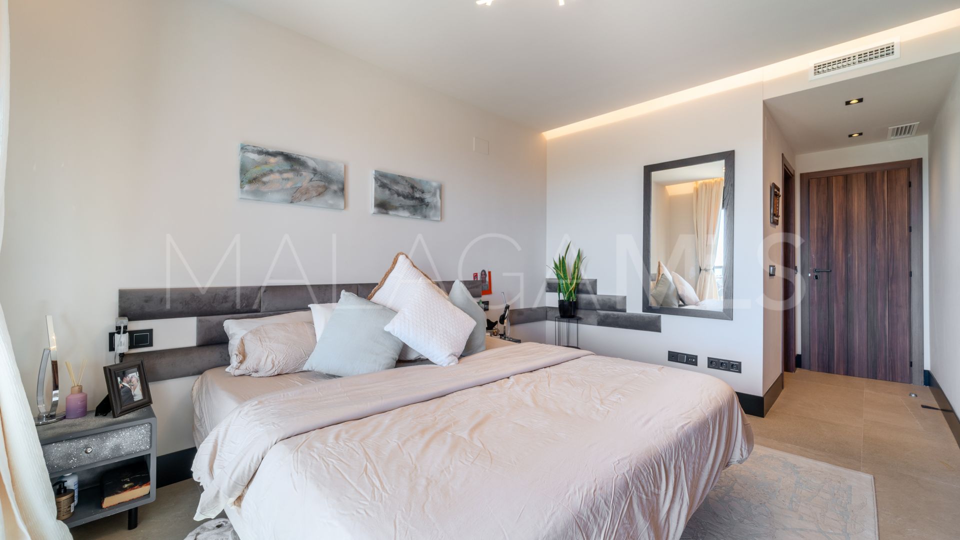 Lägenhet for sale in Marbella Lake