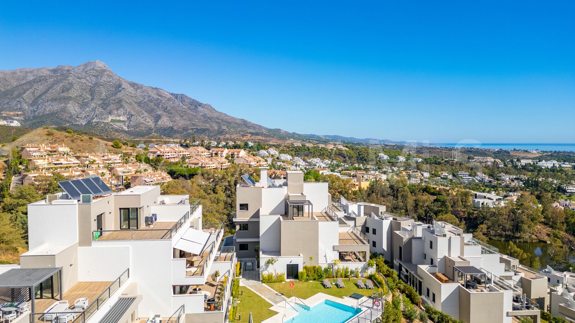 Lägenhet for sale in Marbella Lake