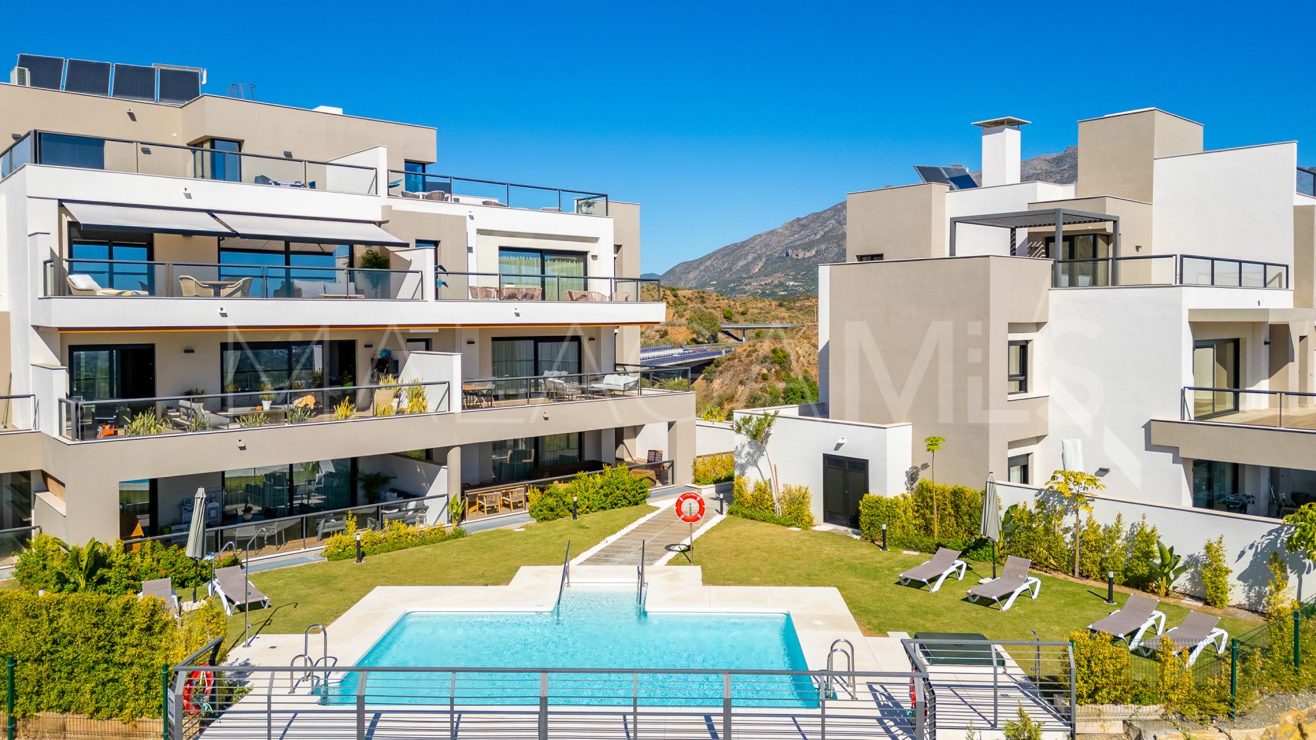 Lägenhet for sale in Marbella Lake