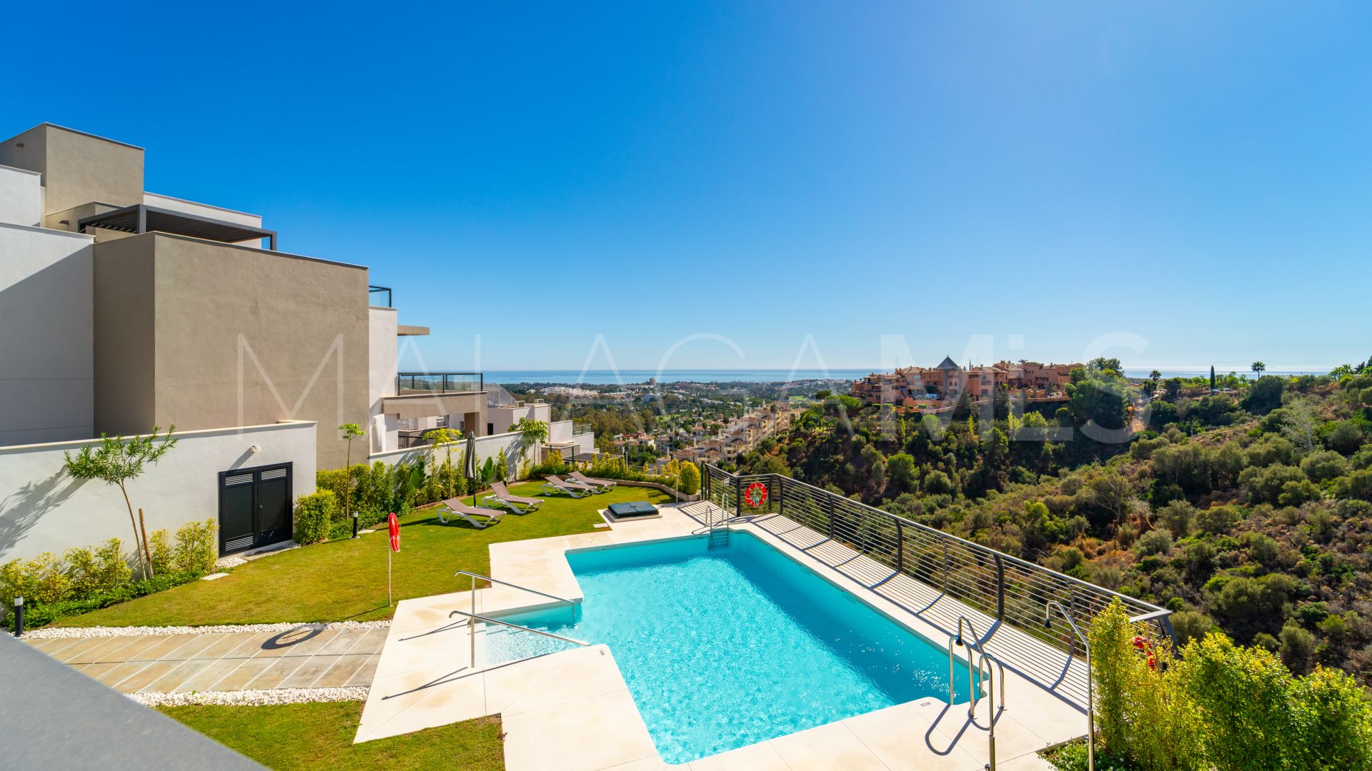 Lägenhet for sale in Marbella Lake