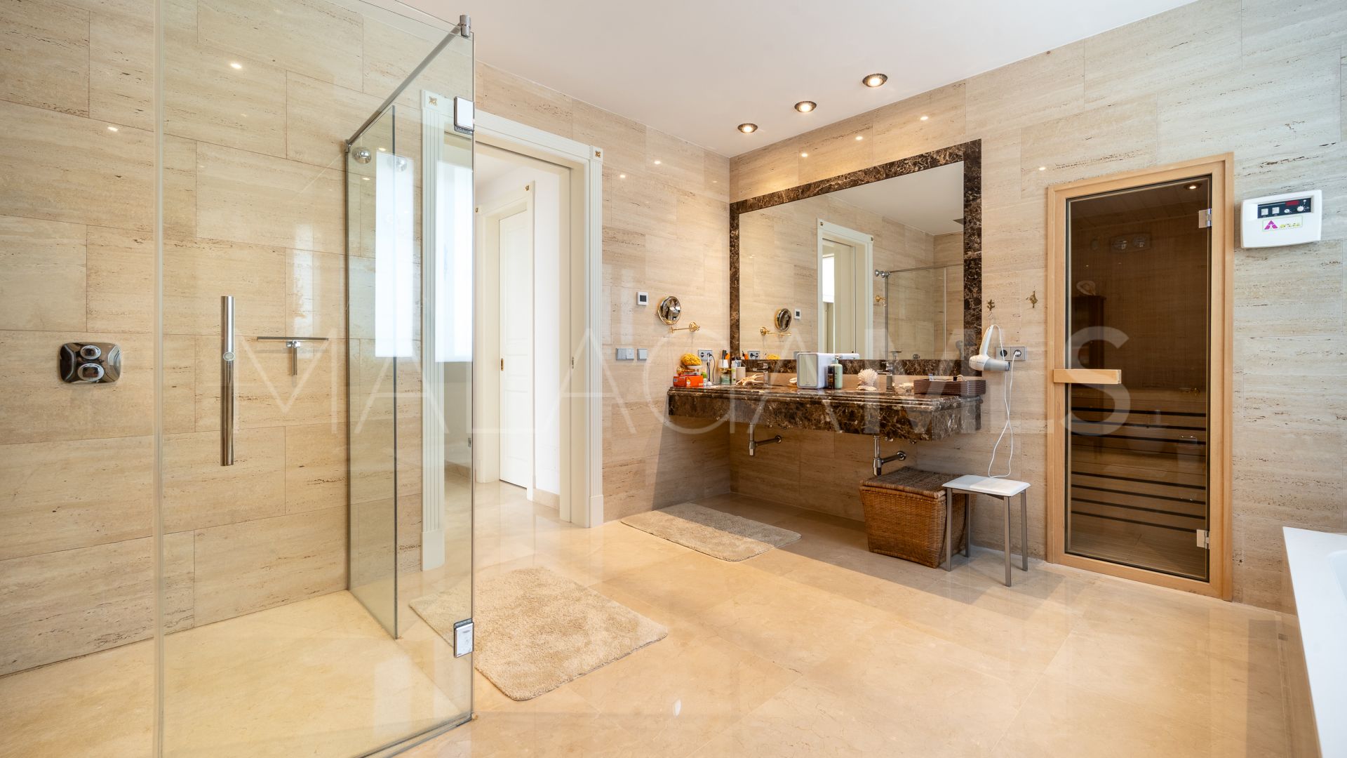 Villa for sale in Casasola