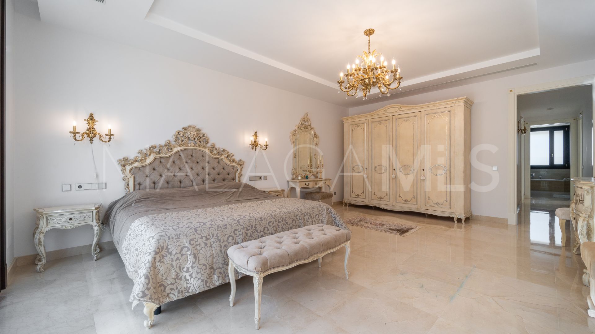 Villa for sale in Casasola