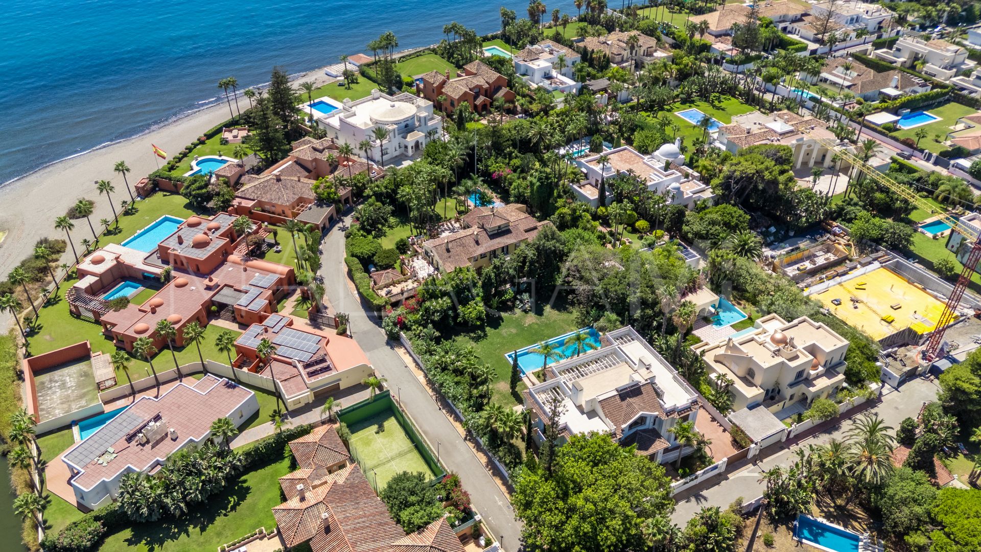 For sale 7 bedrooms villa in Casasola
