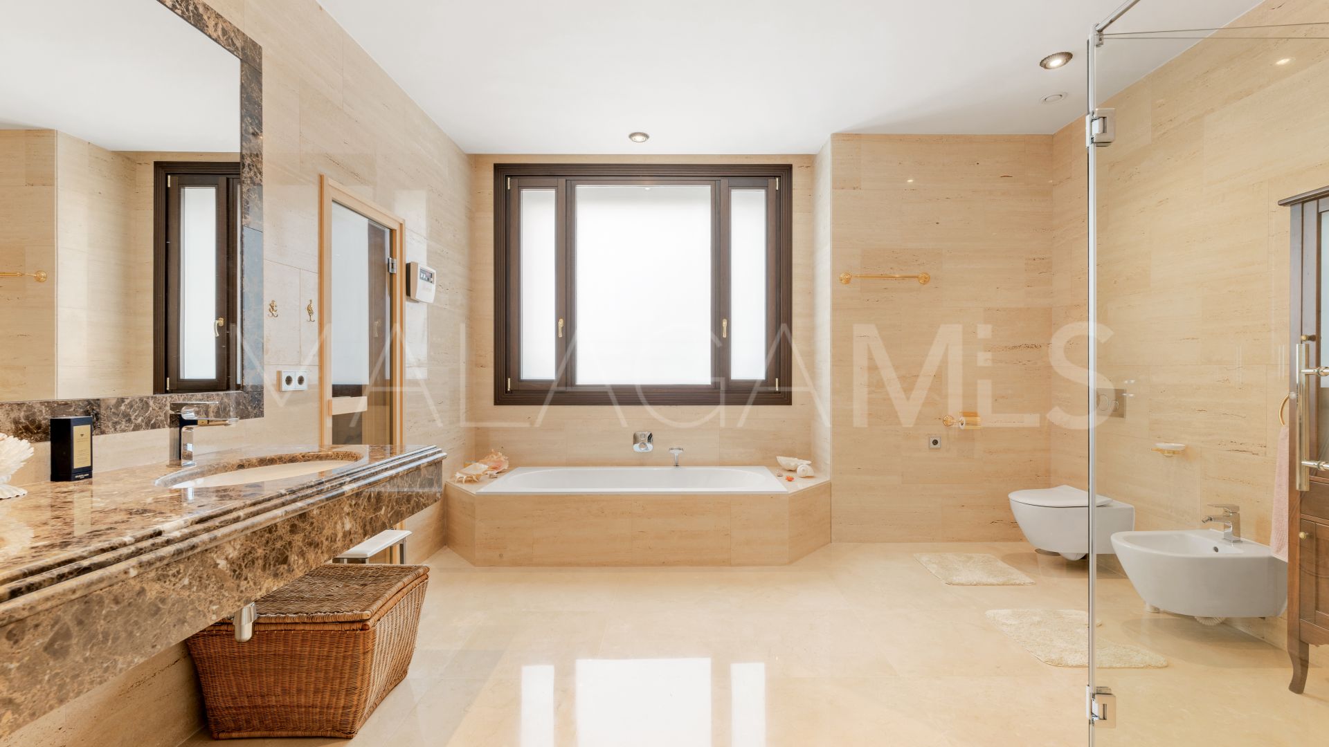 Villa for sale in Casasola