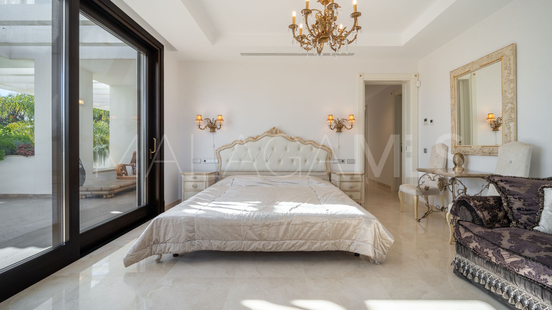 Villa for sale in Casasola