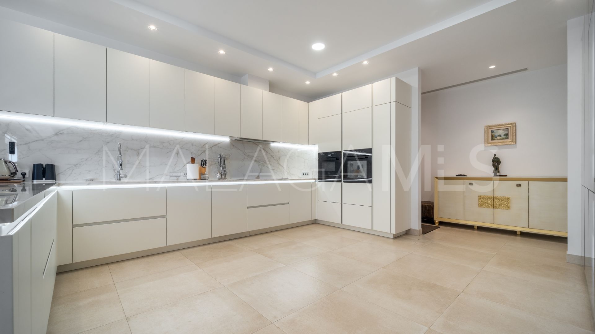 Villa for sale in Casasola