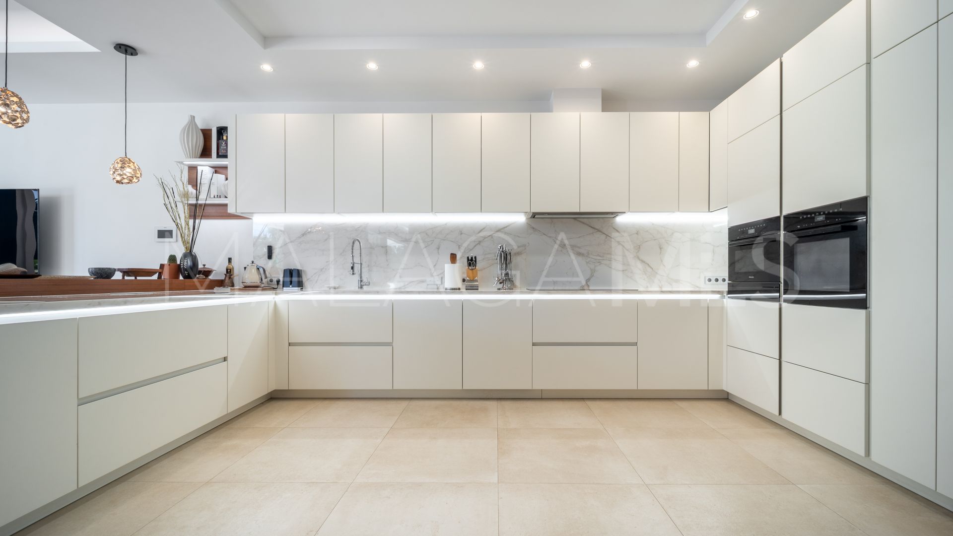 Villa for sale in Casasola