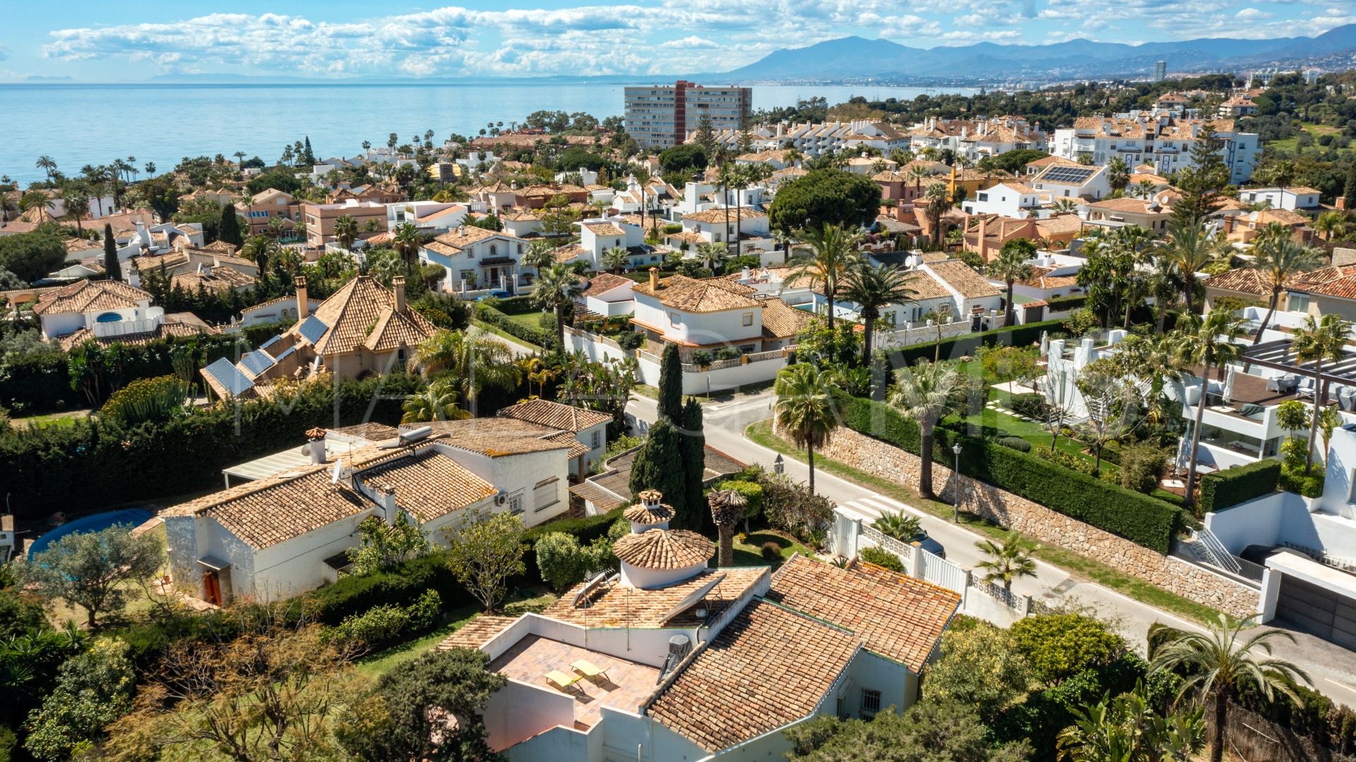 Villa in Las Chapas for sale
