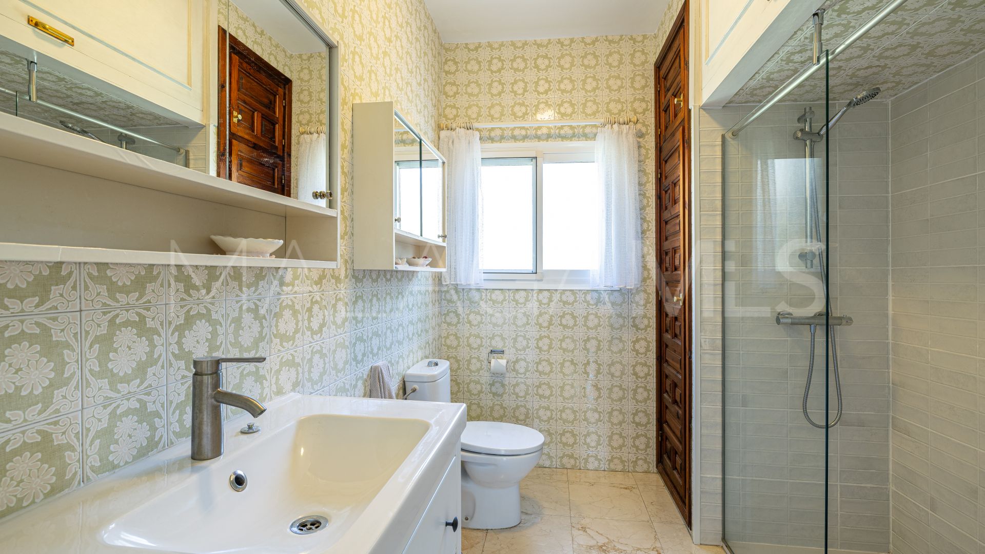 Villa in Las Chapas for sale