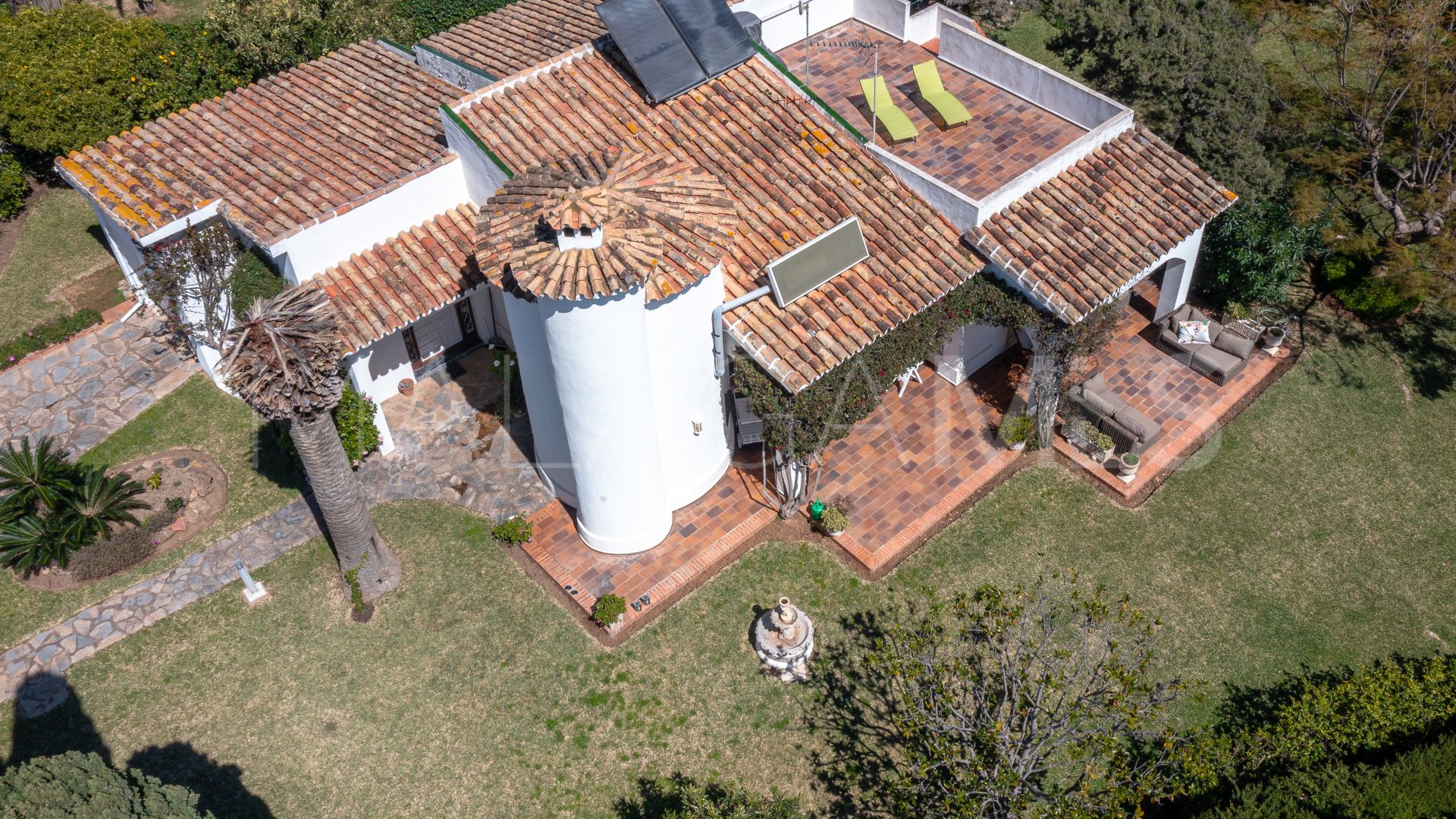 Villa in Las Chapas for sale