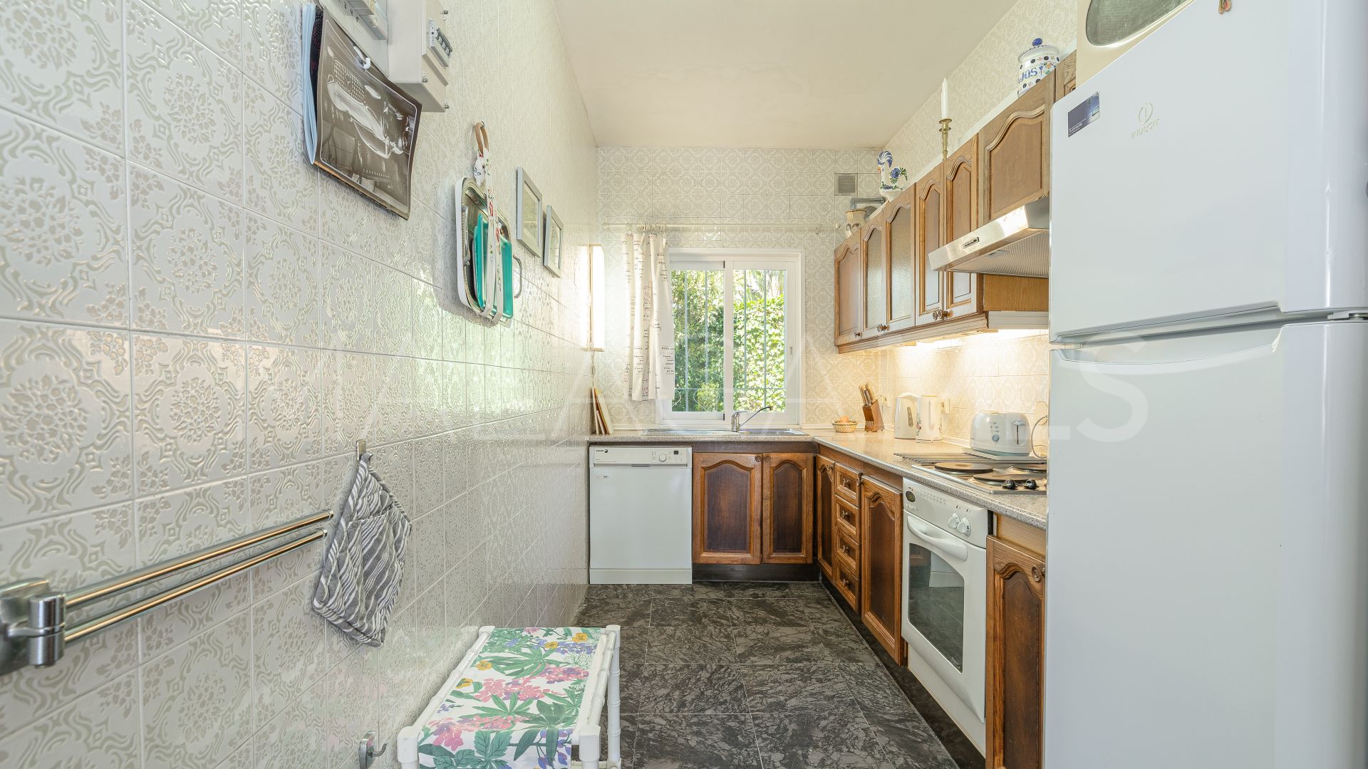 Villa in Las Chapas for sale