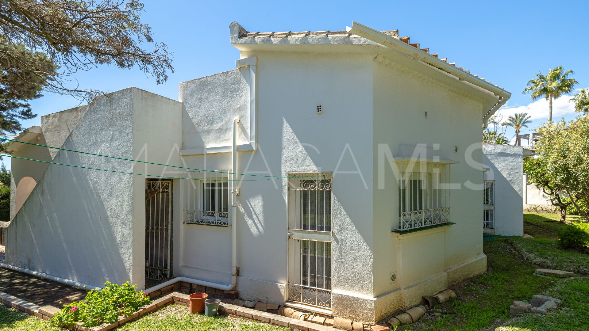 Villa in Las Chapas for sale
